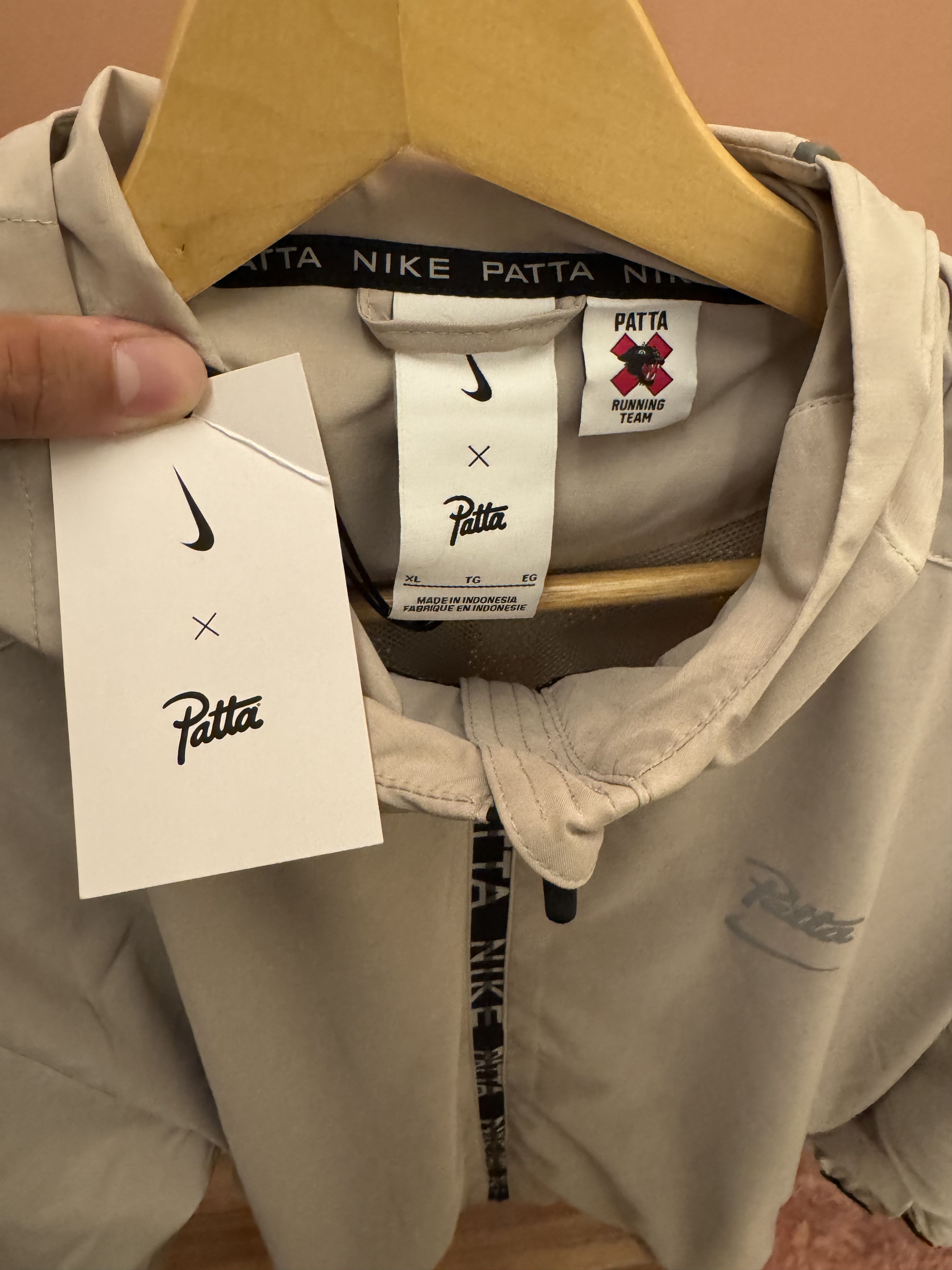 Nike × Patta Nike x Patta Running Team Hooded Track Jacket Size US XL / EU 56 / 4 - 3 Thumbnail