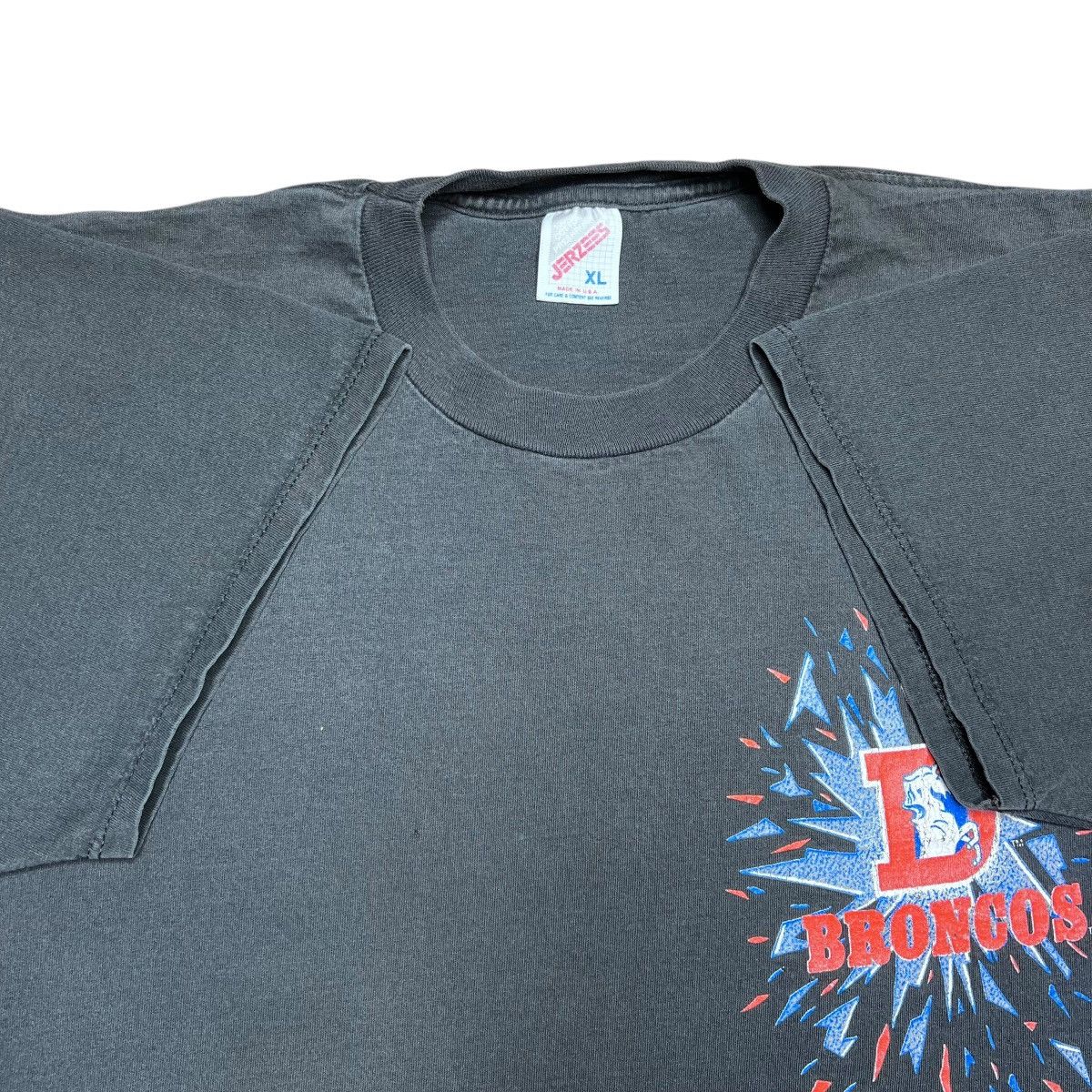 NFL × Vintage 90s NFL Denver Broncos Shattered Glass Mendez Sportswear Tee Size US XL / EU 56 / 4 - 3 Thumbnail