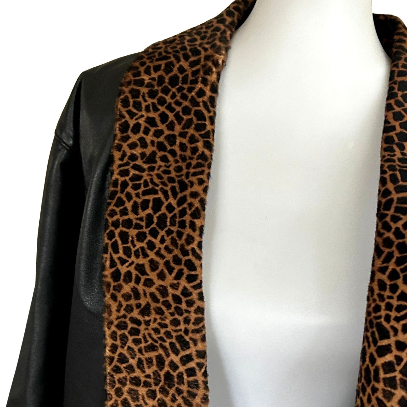 Vintage Vintage 1990s Black Leather Coat Pony Hair Collar Size M / US 6-8 / IT 42-44 - 3 Thumbnail