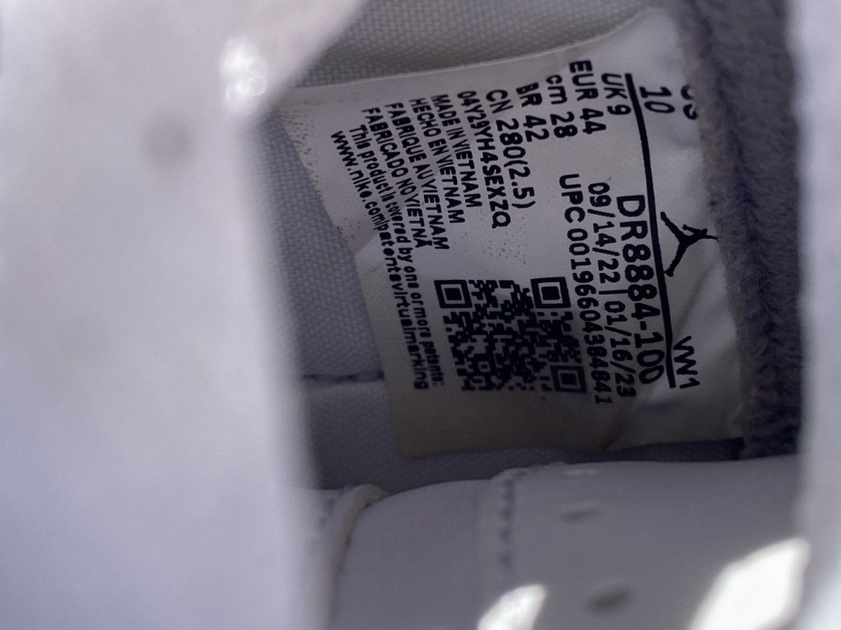 Jordan Brand Jordan retro 2 cement grey 10m Size US 10 / EU 43 - 14 Thumbnail