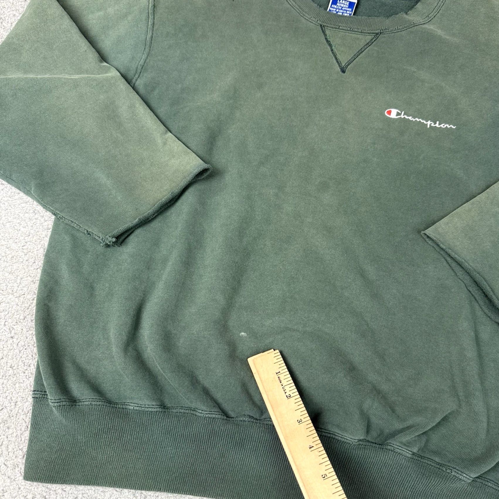 Champion VINTAGE Champion Sweatshirt Adult L Green Sun Faded Distressed Script Rare L Mens Sweatshirt Size US L / EU 52-54 / 3 - 6 Thumbnail