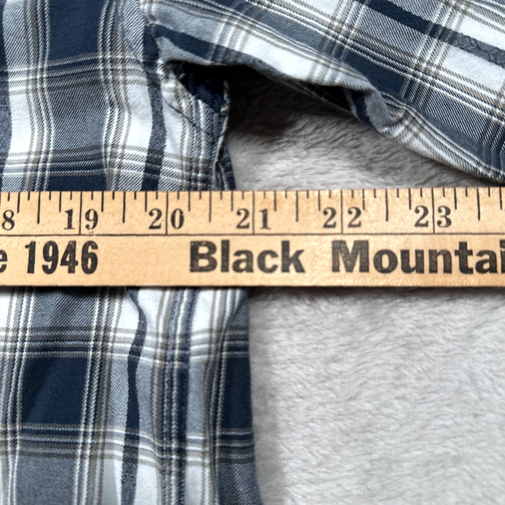 Vintage VINTAGE Panhandle Mens Shirt Long Sleeve Blue Plaid Western Pearl Snap Cowboy, Cotton Denim, Fall Winter Size US L / EU 52-54 / 3 - 4 Thumbnail