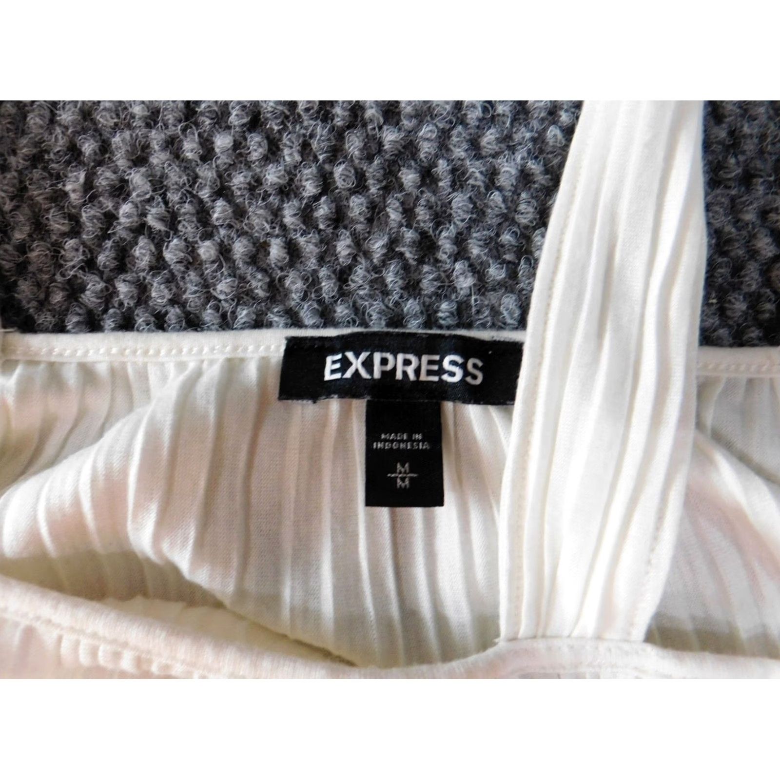 Express Express Blouse Shirt Women M White Short Sleeve Crew Neck Pullover Strap Stretch Regular Basic Casual Size M / US 6-8 / IT 42-44 - 4 Thumbnail