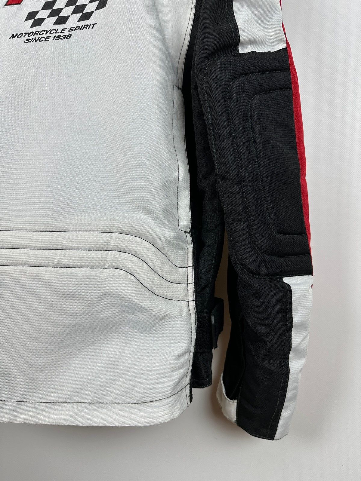 Vintage Vintage Bridgestone Louis 75 Motorcycle Racing Jacket Size US L / EU 52-54 / 3 - 22 Thumbnail