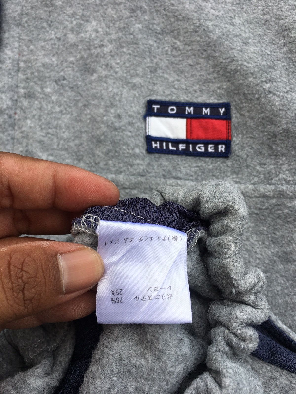 Tommy Hilfiger Rare Vintage 90s Tommy Hilfiger Sweatshirt Size US XL / EU 56 / 4 - 12 Thumbnail