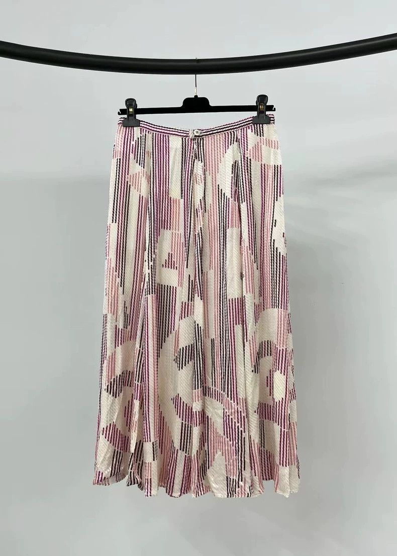 Chanel Chanel 23B striped printed plush double C skirt Size 26" / US 2 / IT 38 - 2 Thumbnail