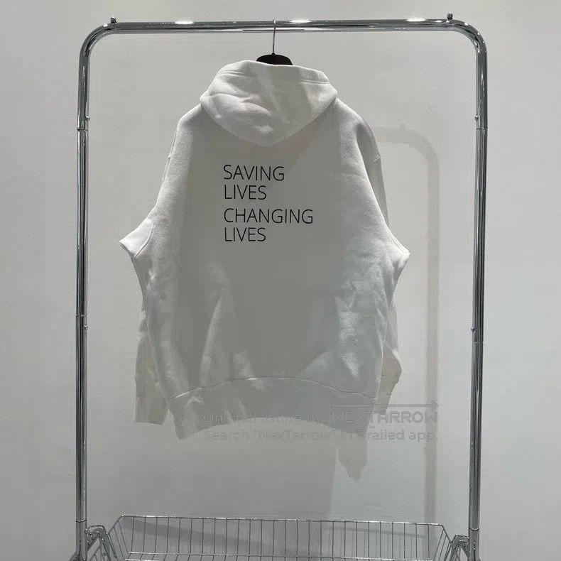 Balenciaga Balenciaga WFP logo white pullover sweatshirt Size US XS / EU 42 / 0 - 2 Thumbnail