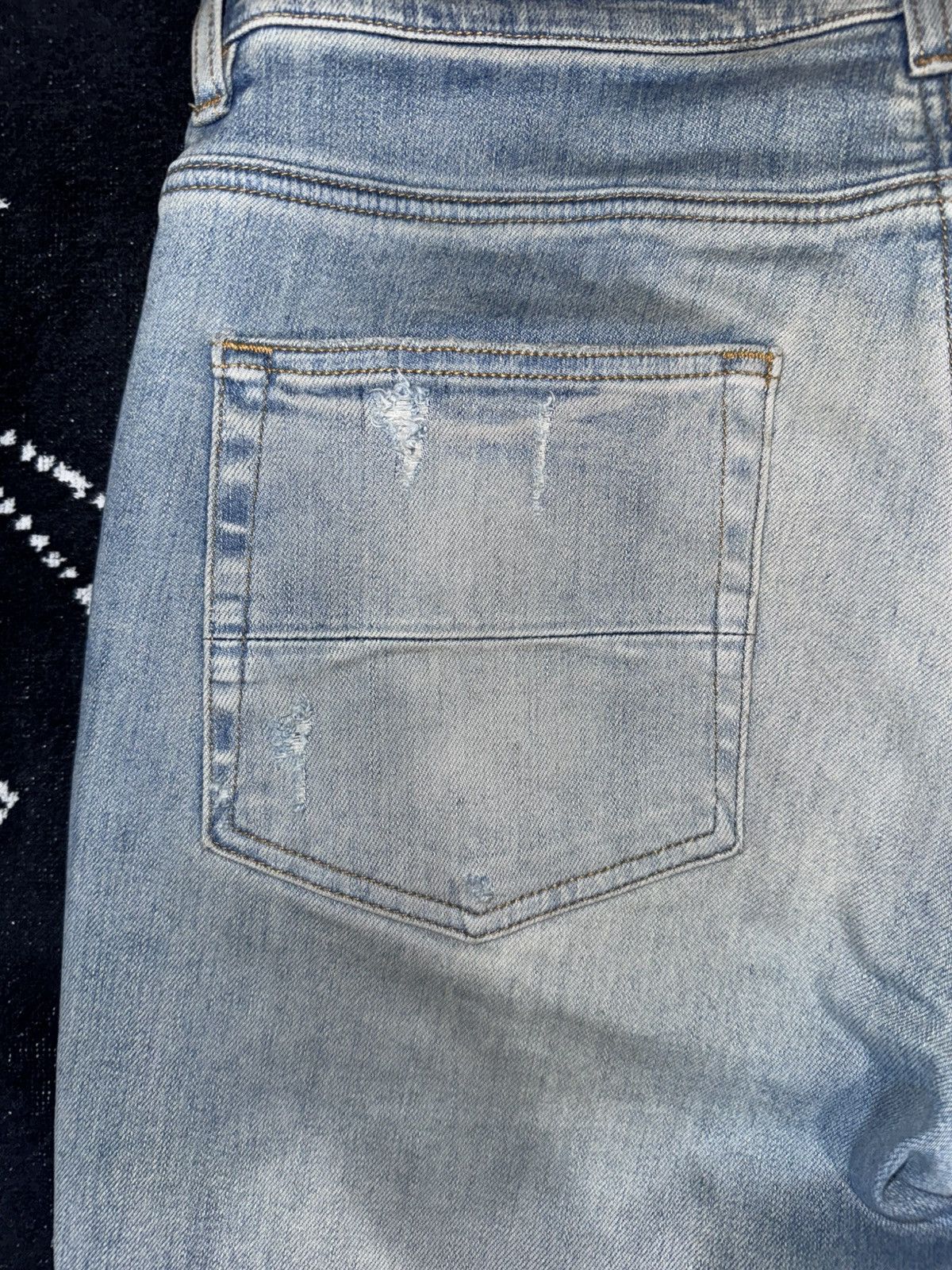 Amiri AMIRI BANDANA ENGLISH LOGO JEANS Size US 32 / EU 48 - 16 Thumbnail