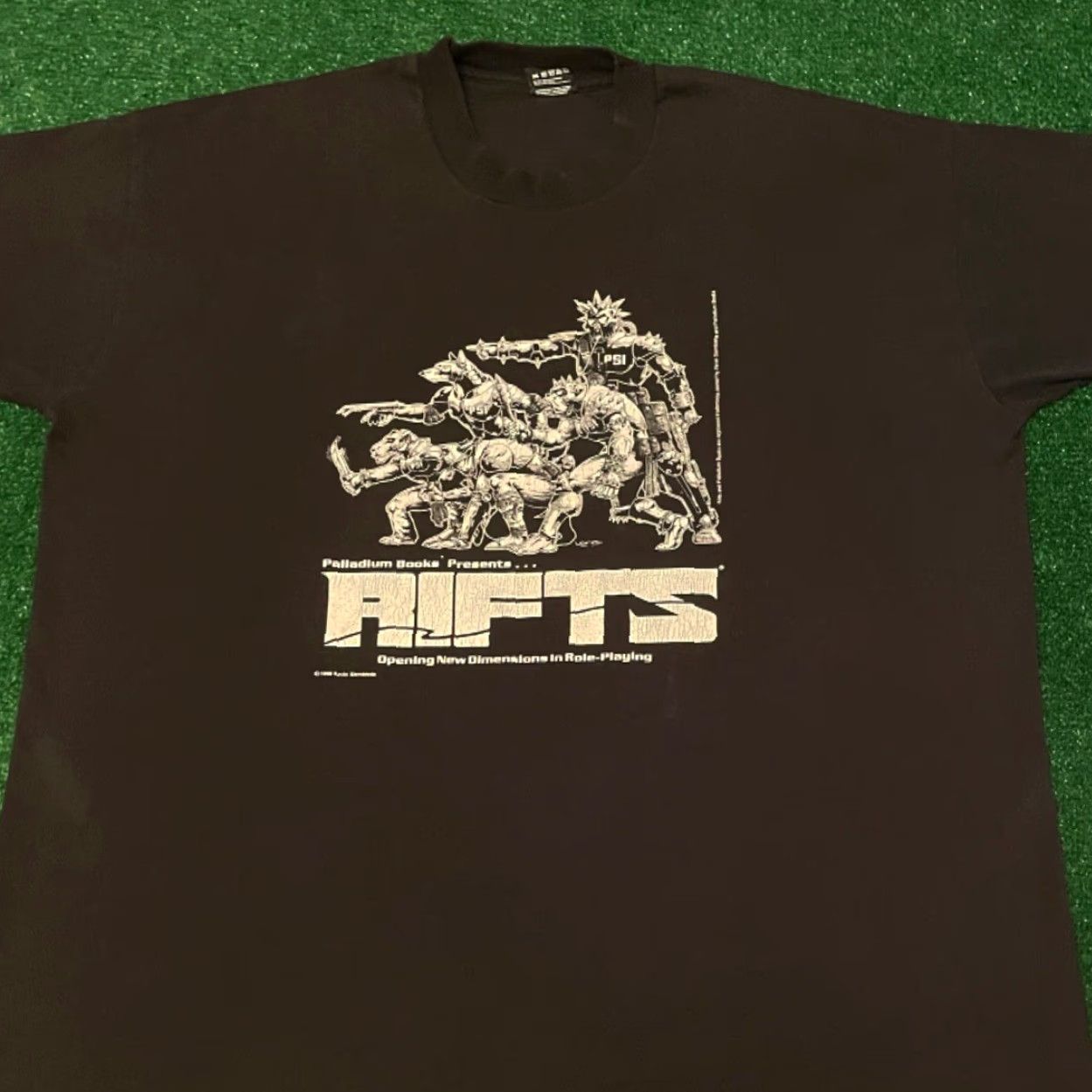 Palladium VINTAGE Palladium Books RIFTS RPG Movie Game Promo 1990 VTG Shirt Mens XXL Black 90s Mens 2XL (Preowned) Size US XXL / EU 58 / 5 - 5 Thumbnail