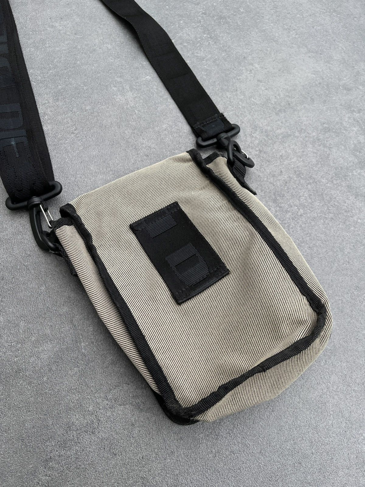 Diesel × Japanese Brand 🔥2000’s DIESEL Big Logo Crossbody Bag Size ONE SIZE - 15 Thumbnail