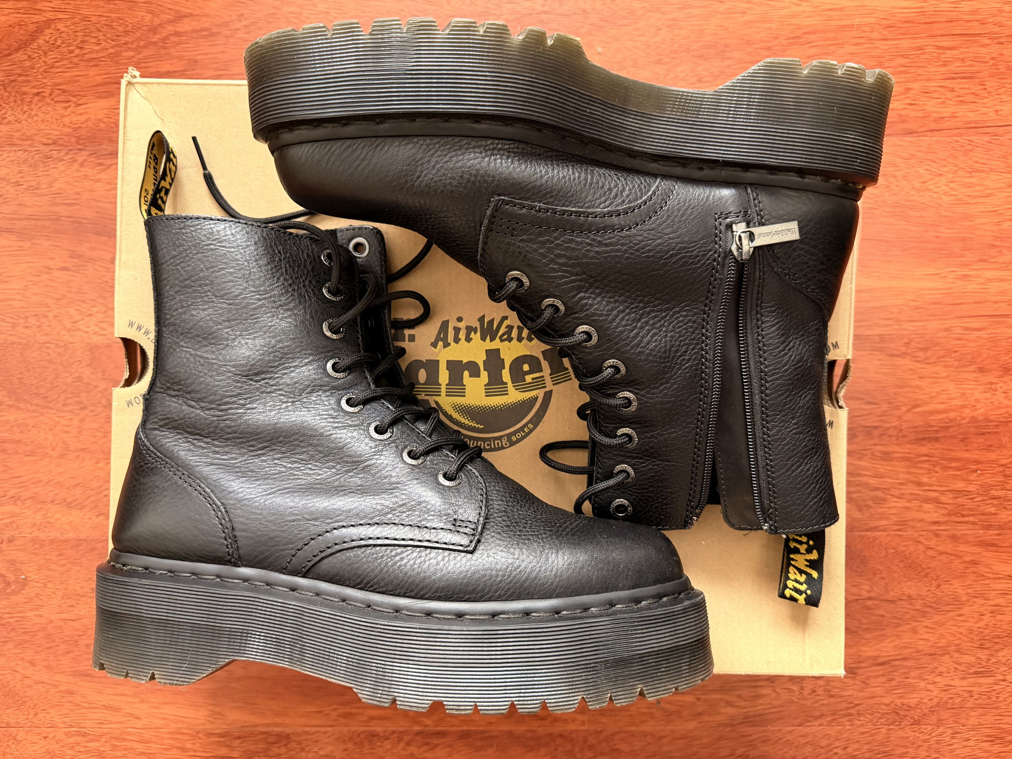 Dr. Martens Dr. Martens JADON III PISA BLACK SIZE 10 Size US 10 / EU 43 - 1 Thumbnail