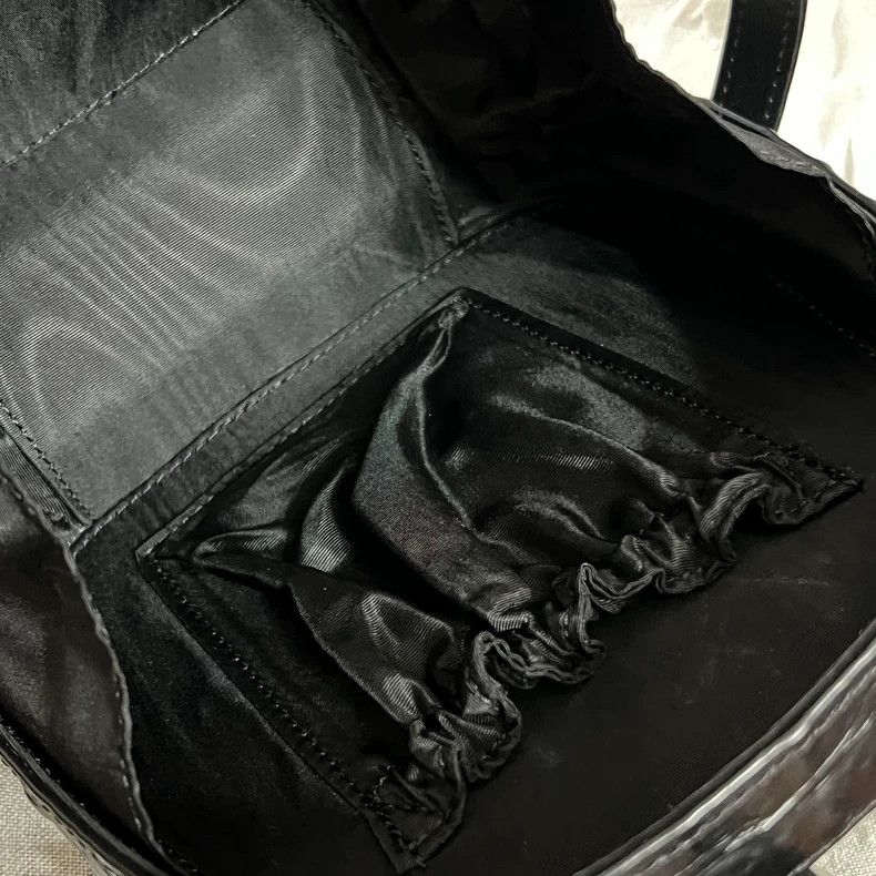 Vivienne Westwood Vivienne Westwood size os Ostrich embossed leather handbag Size ONE SIZE - 2 Thumbnail