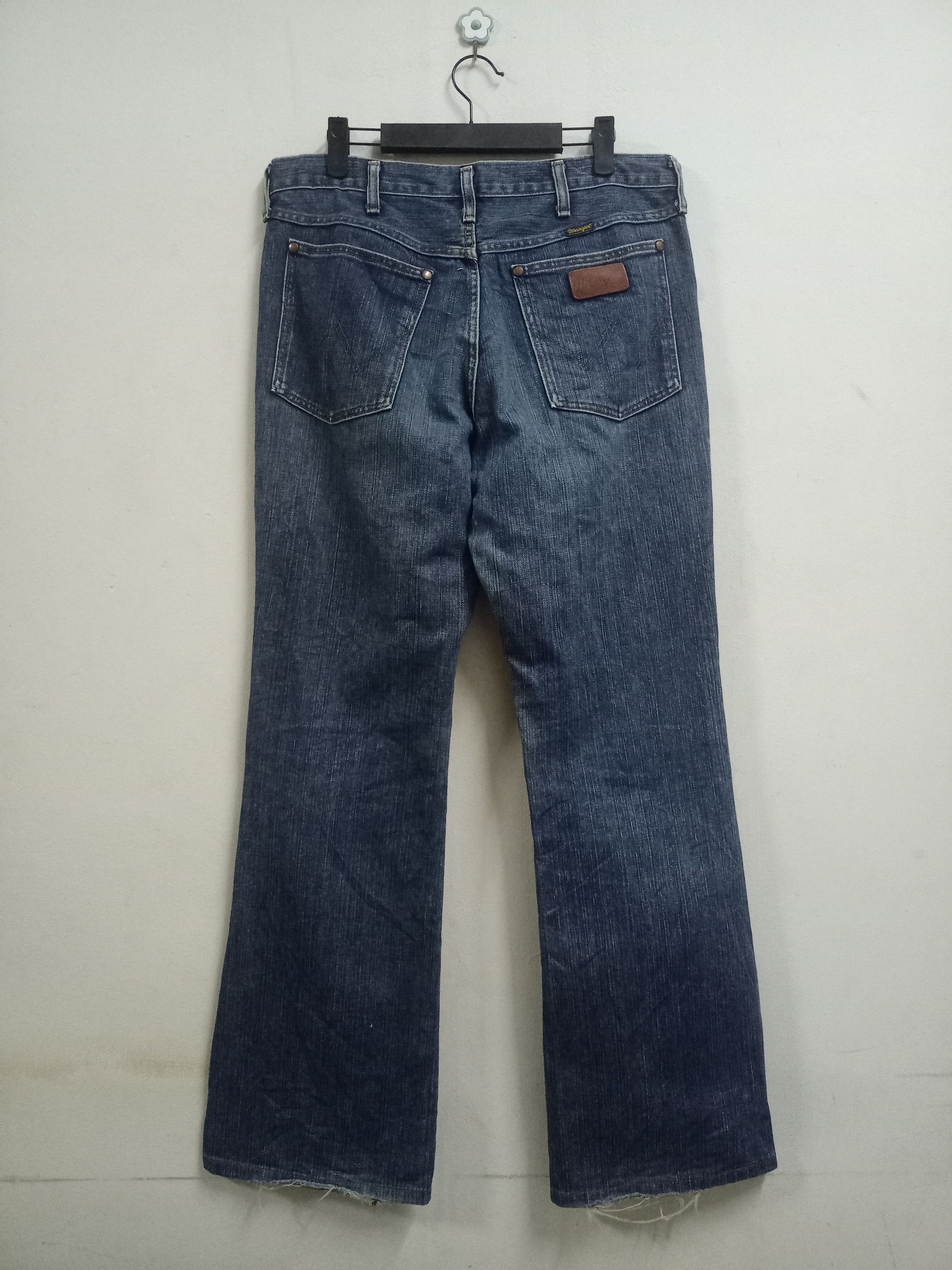 Wrangler Vintage Japanese Wrangler Blue Wash Flare Jeans Size US 33 - 2 Thumbnail