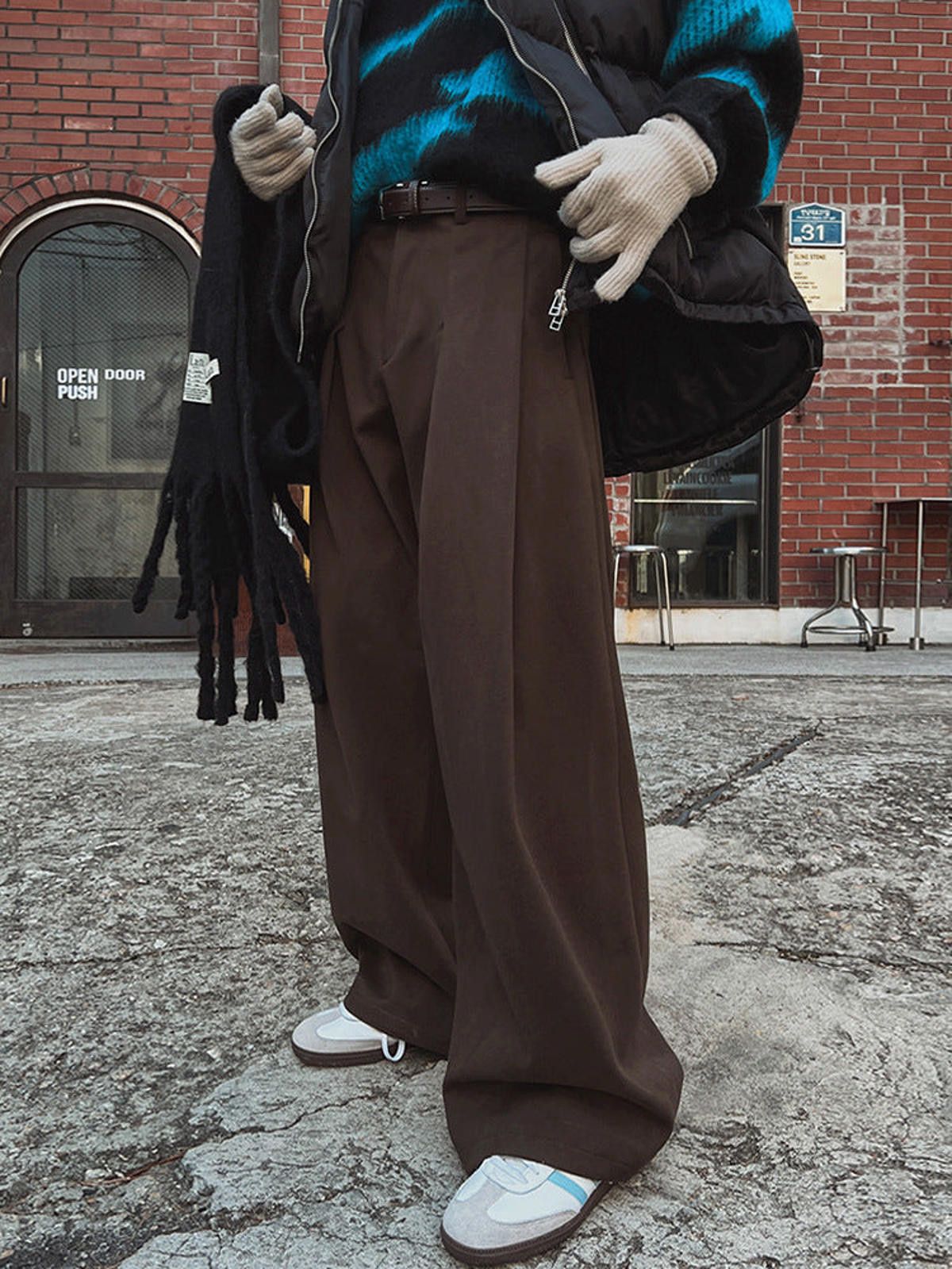 Vintage Brown Wide Leg Pants, Loose Fit Trousers Size US 30 / EU 46 - 1 Thumbnail