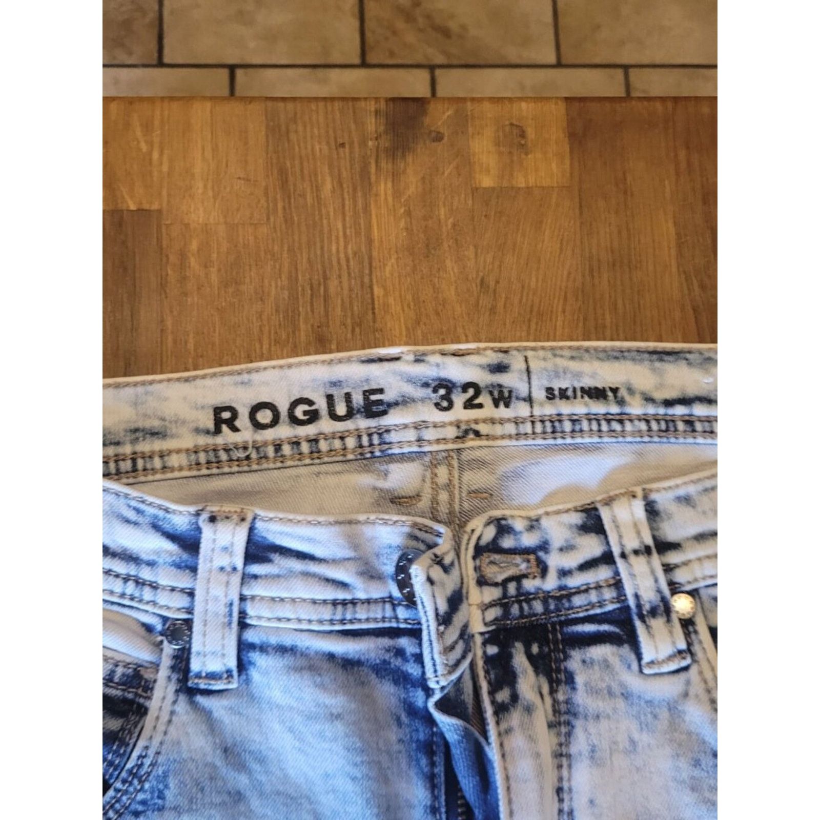 Rogue Rogue Acid Wash Tattoo Graphic Print Skinny Jeans 32W Size US 32 / EU 48 - 6 Thumbnail