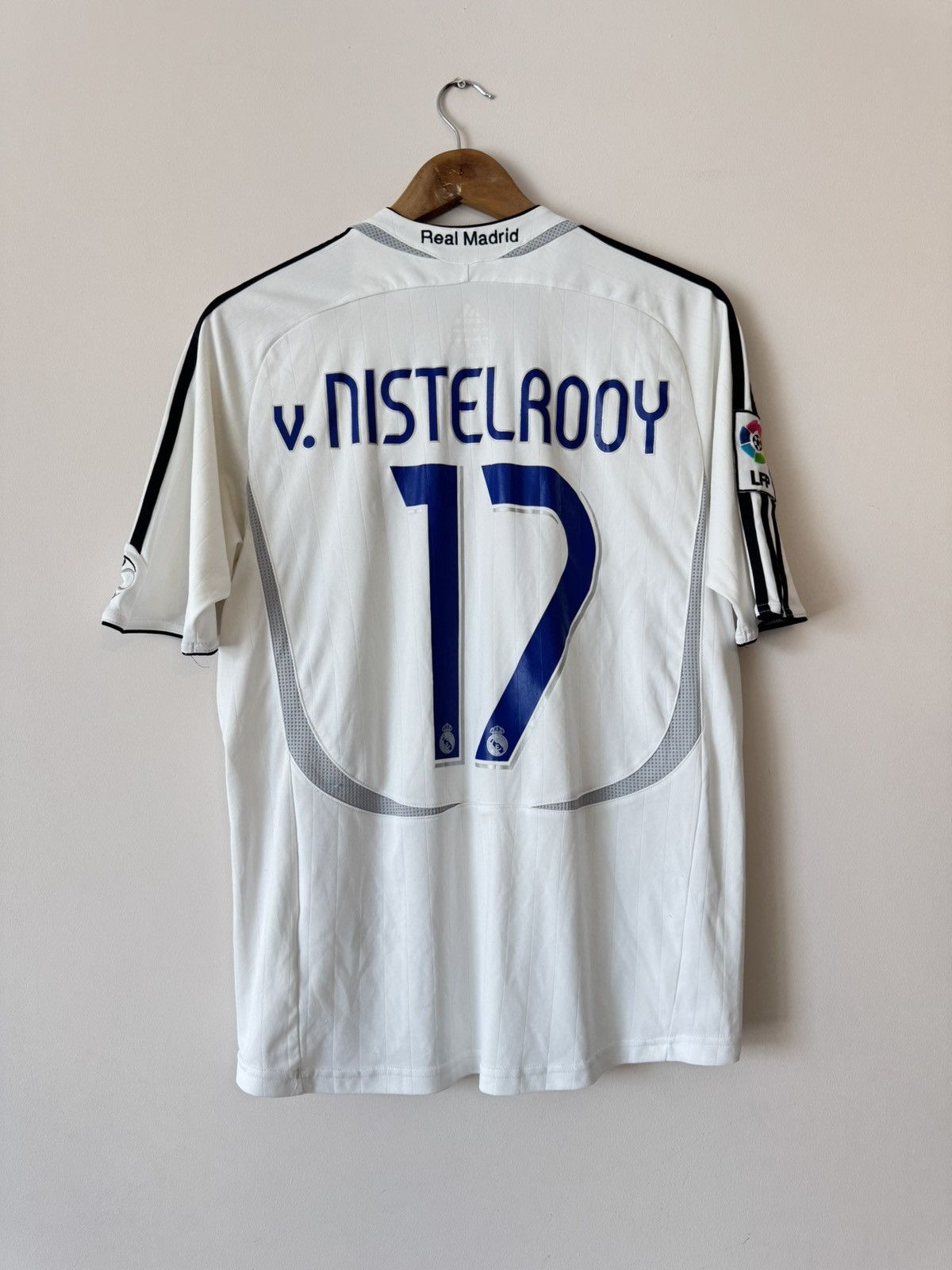 Adidas Vintage Real Madrid 2006-2007 Nistelrooy Home Soccer Jersey Size US S / EU 44-46 / 1 - 1 Thumbnail