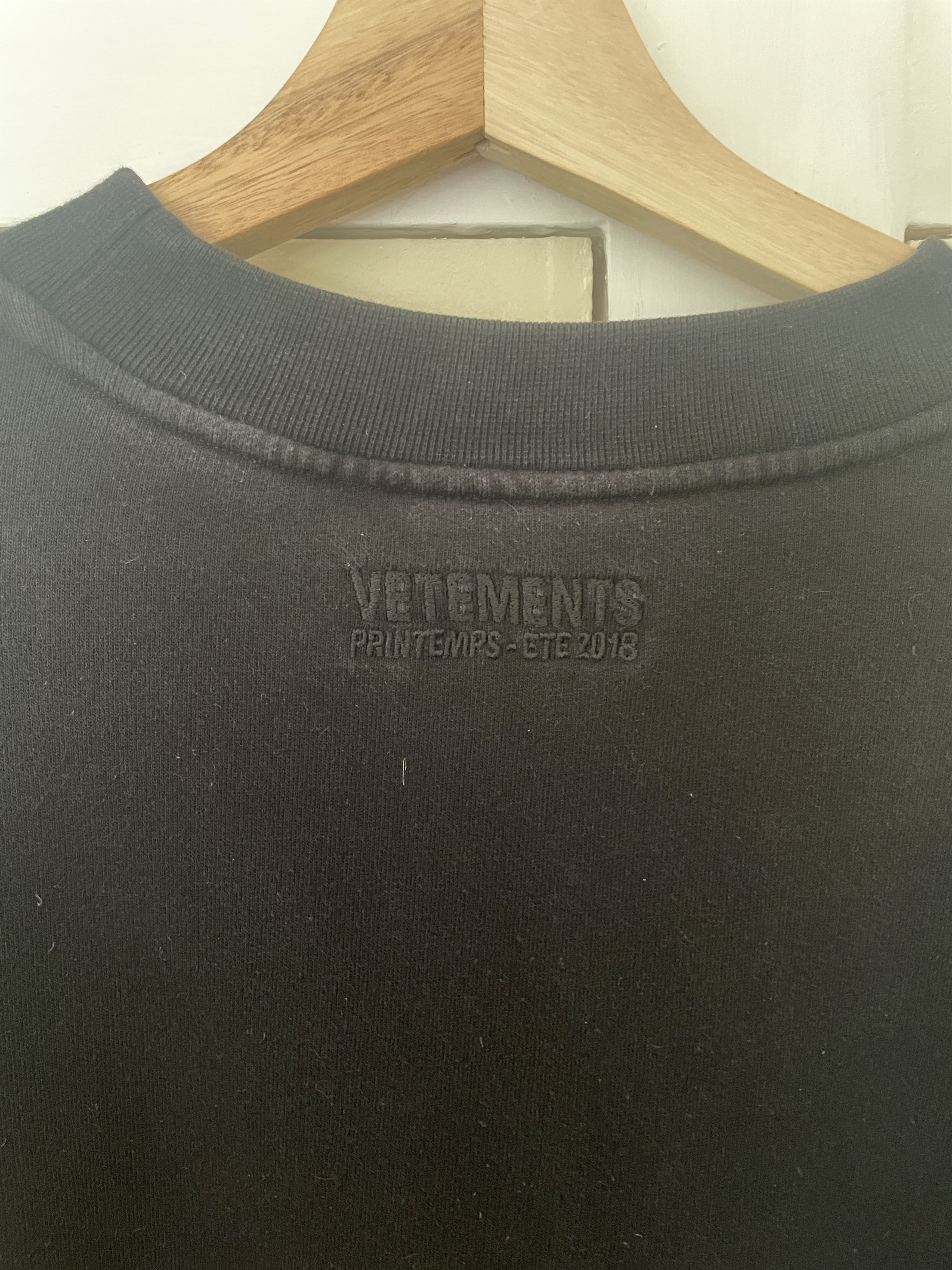 Vetements Vetements - FW18 Zurich Crewneck Sweatshirt M Size US M / EU 48-50 / 2 - 5 Thumbnail