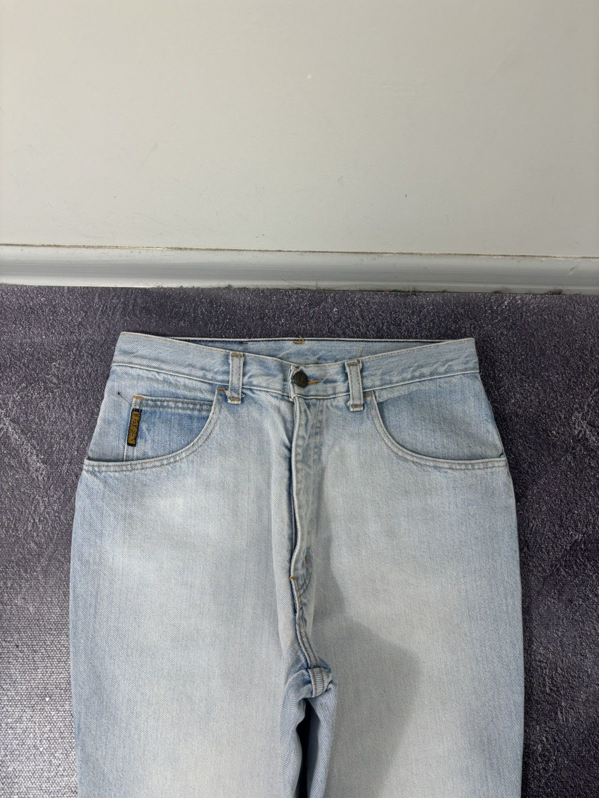 Armani Vintage Armani Jeans Women’s Faded Light Blue Denim Jeans Size 31" - 9 Thumbnail