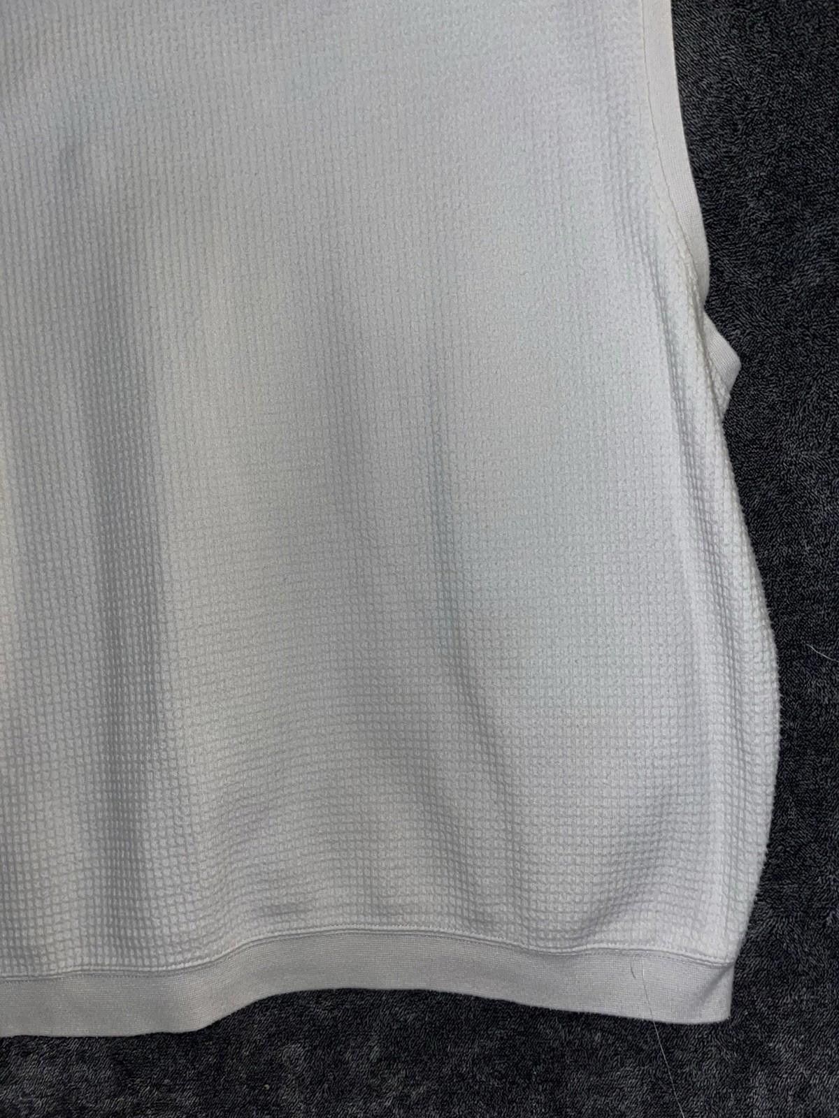 Ashworth Ashworth Men’s White Textured VNeck Sweater Vest Size L Tall Size US L / EU 52-54 / 3 - 9 Thumbnail