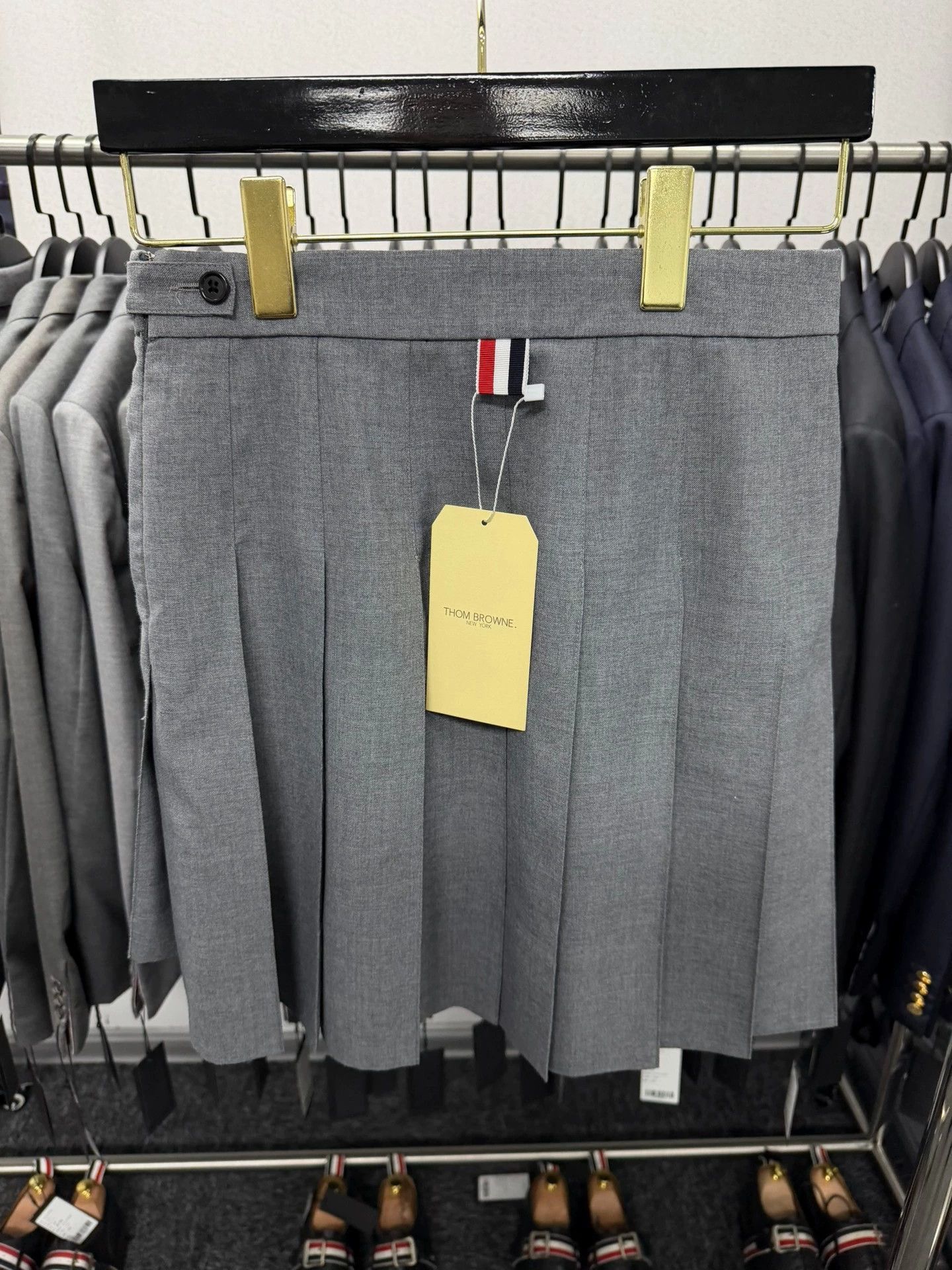 Thom Browne Thom Browne Women's Classic Mid Gray Pleated Skirt Size38 Size 26" / US 2 / IT 38 - 2 Thumbnail