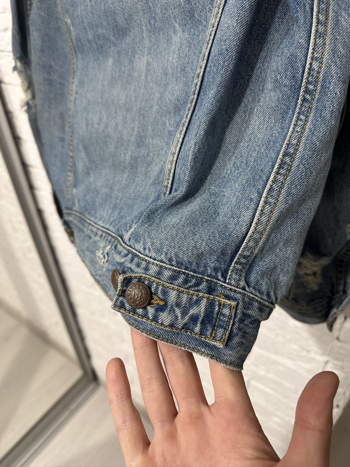 R13 R13 Sky Trucker Distressed Denim Holly Wash Women’s XS Size XS / US 0-2 / IT 36-38 - 10 Thumbnail