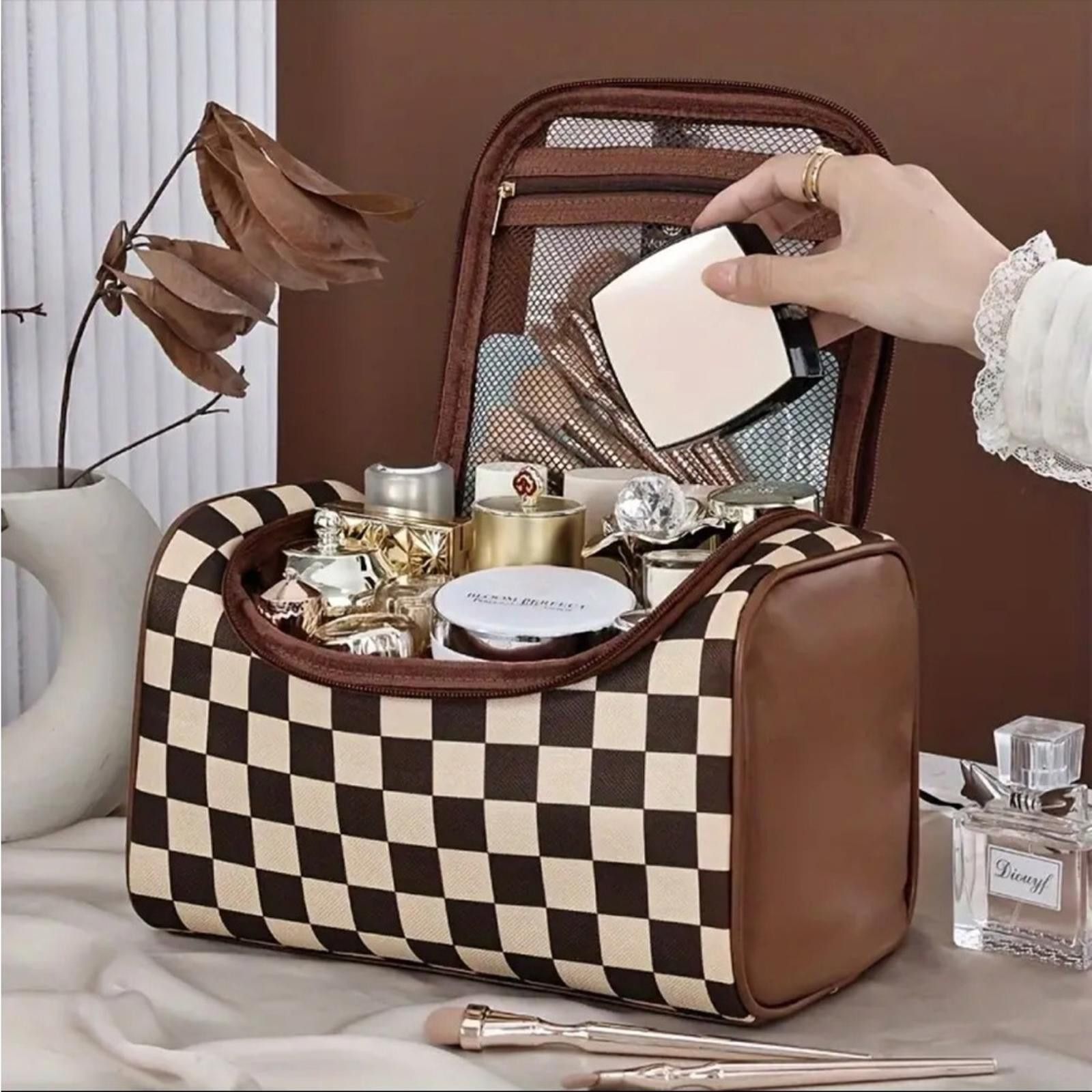 Designer Brown Faux Leather Checker Cosmetics Makeup Bag​​ NWT Size ONE SIZE - 4 Thumbnail