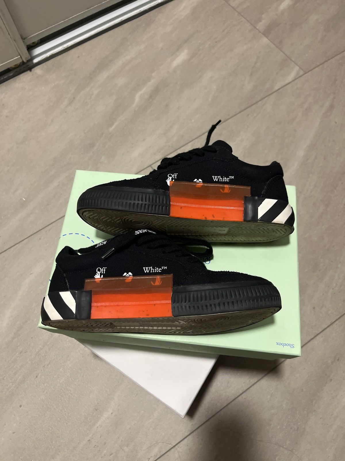 Off-White OFF-WHITE VULC LOW CANVAS BLACK WHITE Size US 6 / IT 36 - 2 Thumbnail