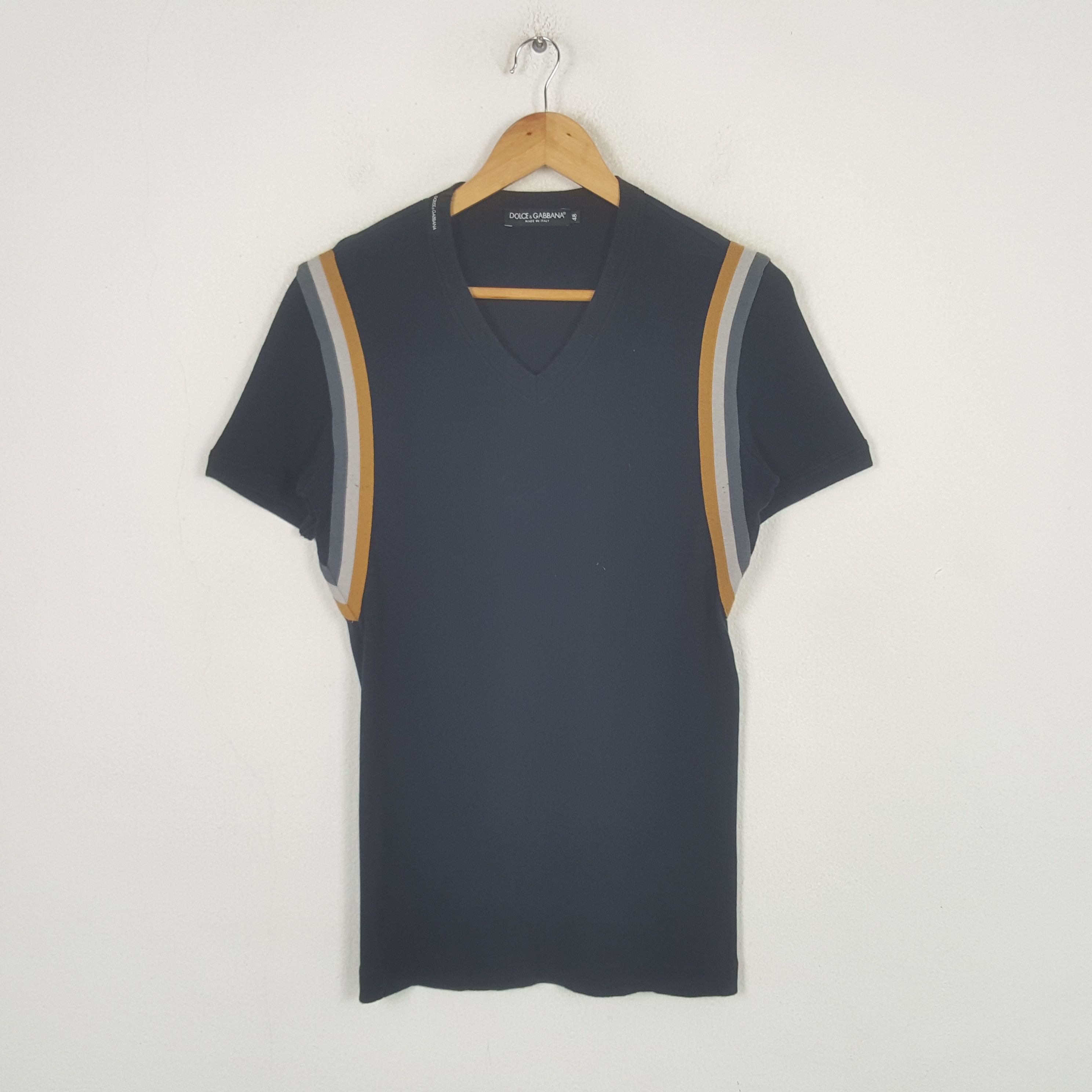 Dolce & Gabbana Vintage Dolge & Gabbana Designer V Neck Tshirt RR27 Size US S / EU 44-46 / 1 - 1 Thumbnail