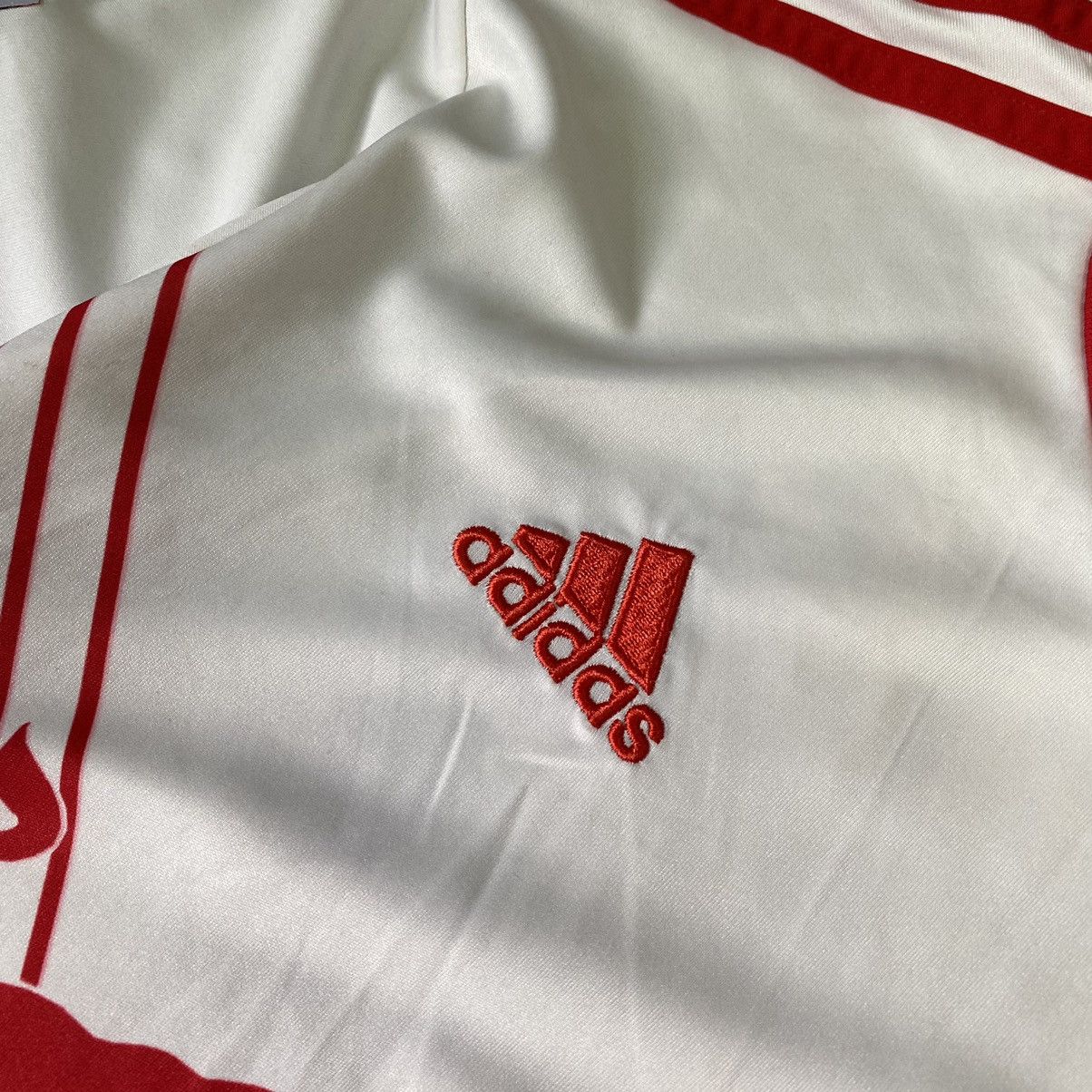 Vintage Men’s Adidas FC Red Bull Leipzig Williams soccer jersey Size US L / EU 52-54 / 3 - 8 Thumbnail