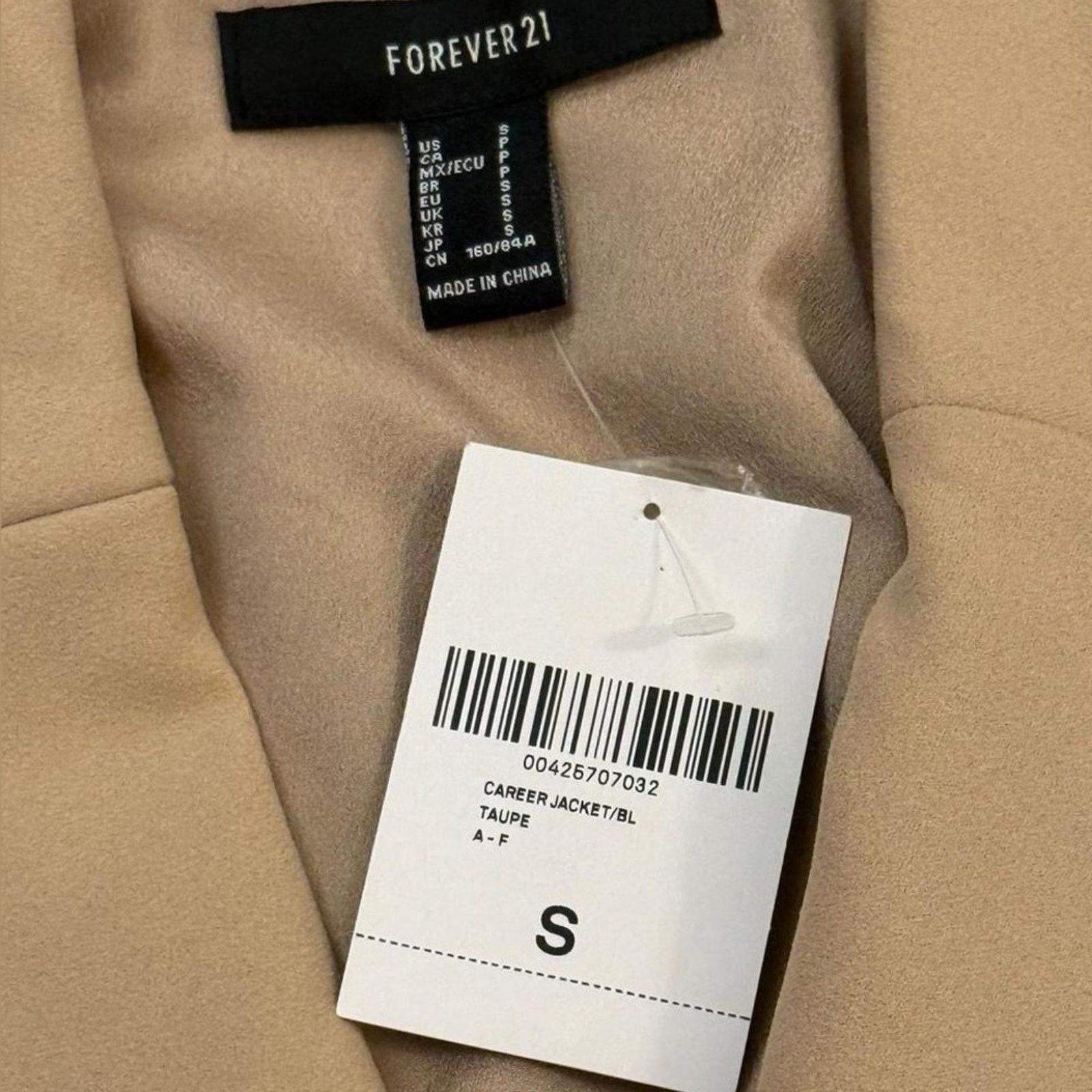 Forever 21 Forever 21 Beige Crop Blazer Size Small NWT Business Casual Size S / US 4 / IT 40 - 5 Thumbnail