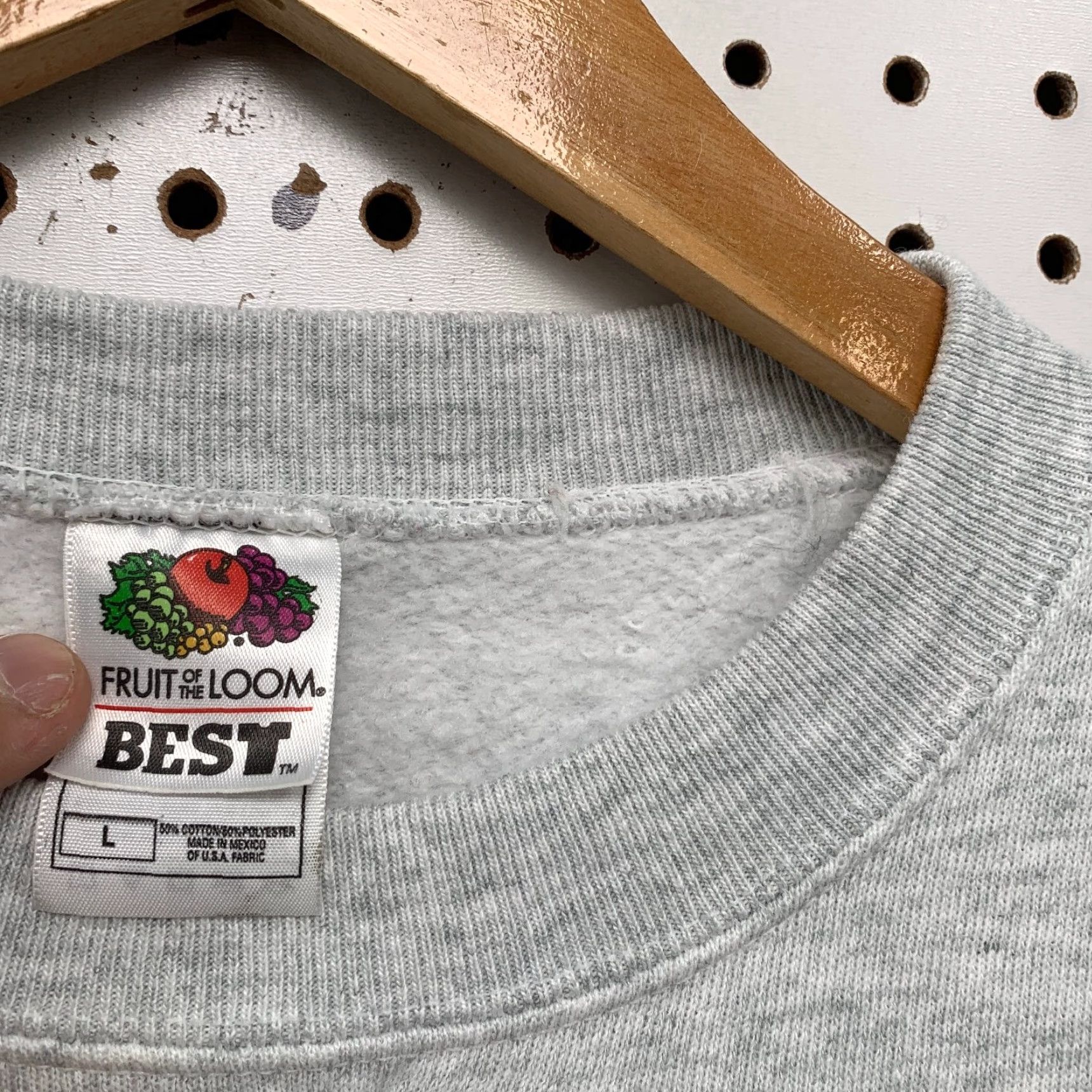 Fruit Of The Loom VINTAGE TV Guide Sweatshirt Mens Large Gray Crewneck Fleece DAD Cyber Punk Size US L / EU 52-54 / 3 - 4 Thumbnail