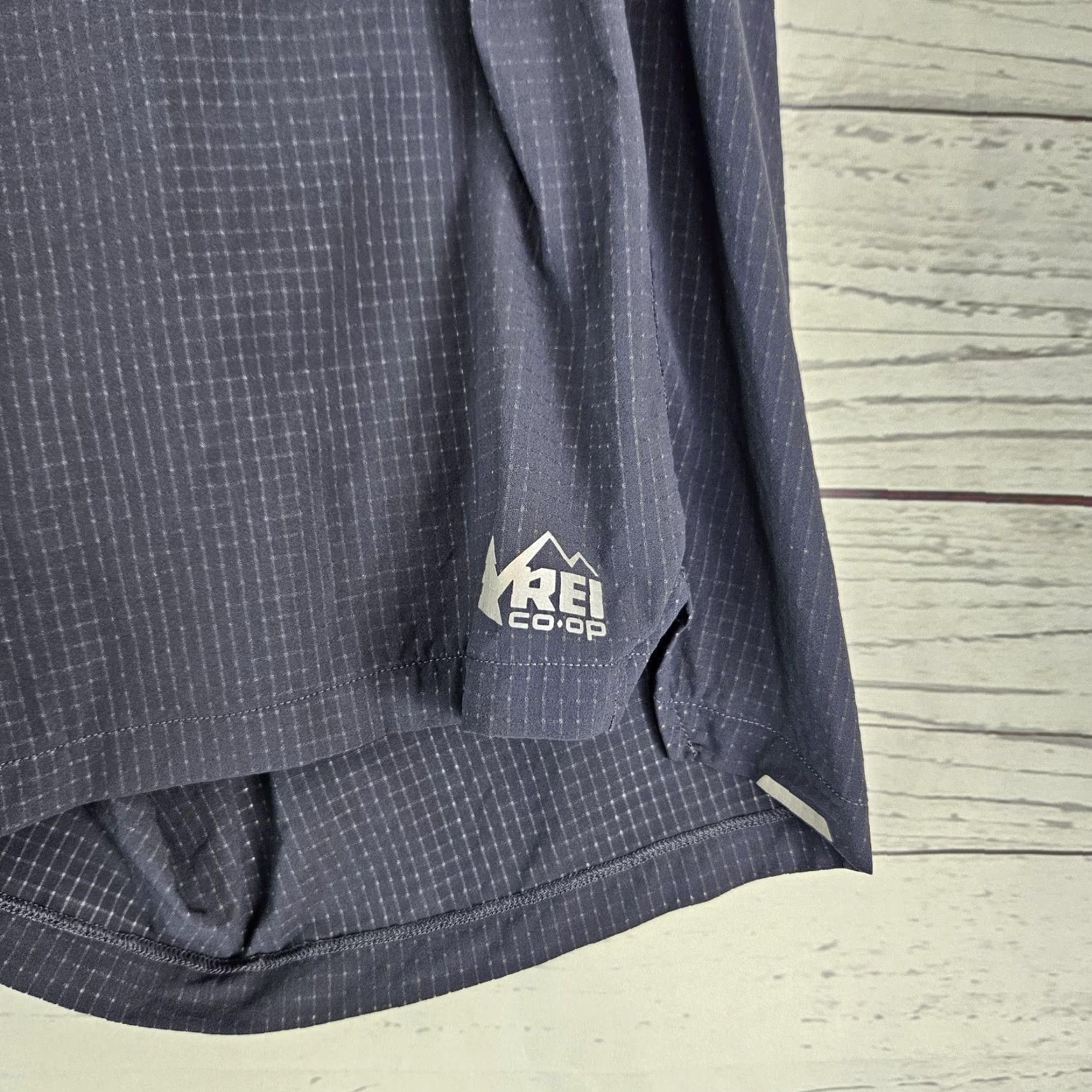 Vintage REI Co-Op Womens Shorts Sz Small Blue/Gray Pull On Mid Rise Zip Pocket Shorts Athletic Nylon Spandex 6.5 Inseam Womens Size 28" / US 6 / IT 42 - 2 Thumbnail
