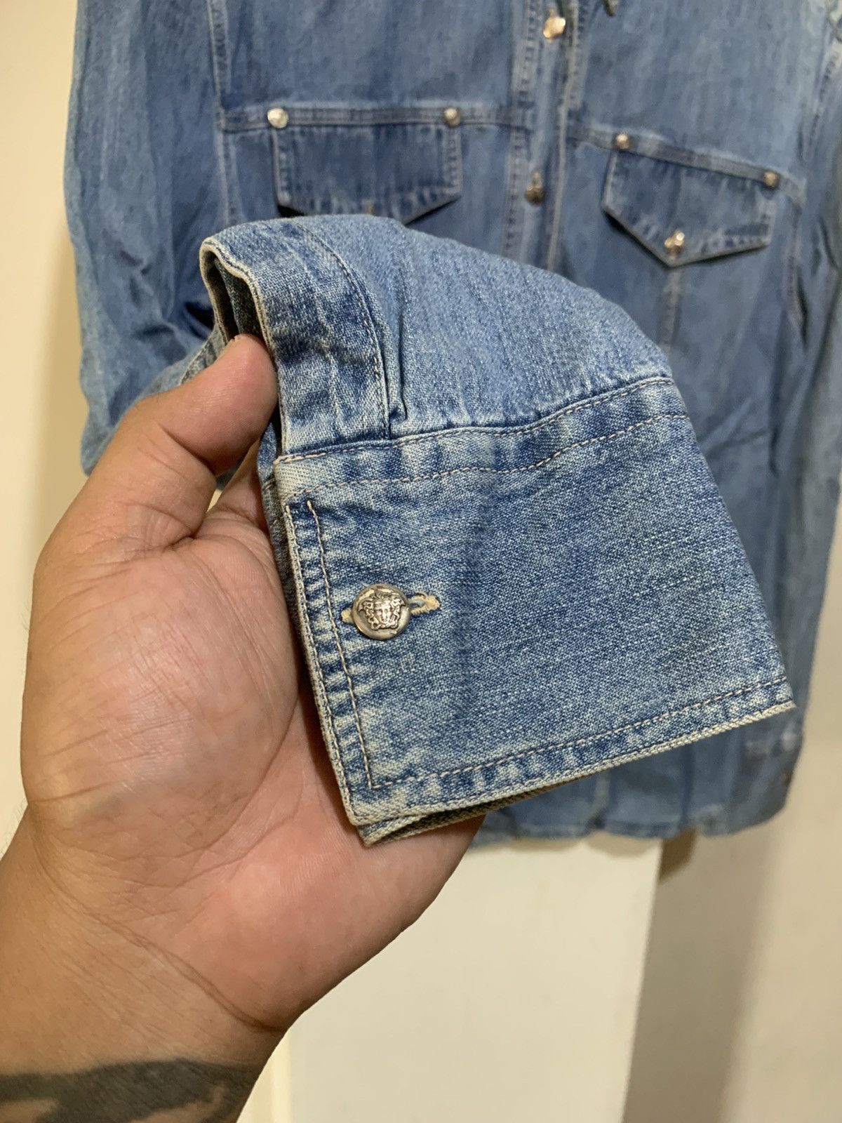 Versace Vintage 90s Istante Versace Denim Shirt w Istante Buttons Size US M / EU 48-50 / 2 - 2 Thumbnail