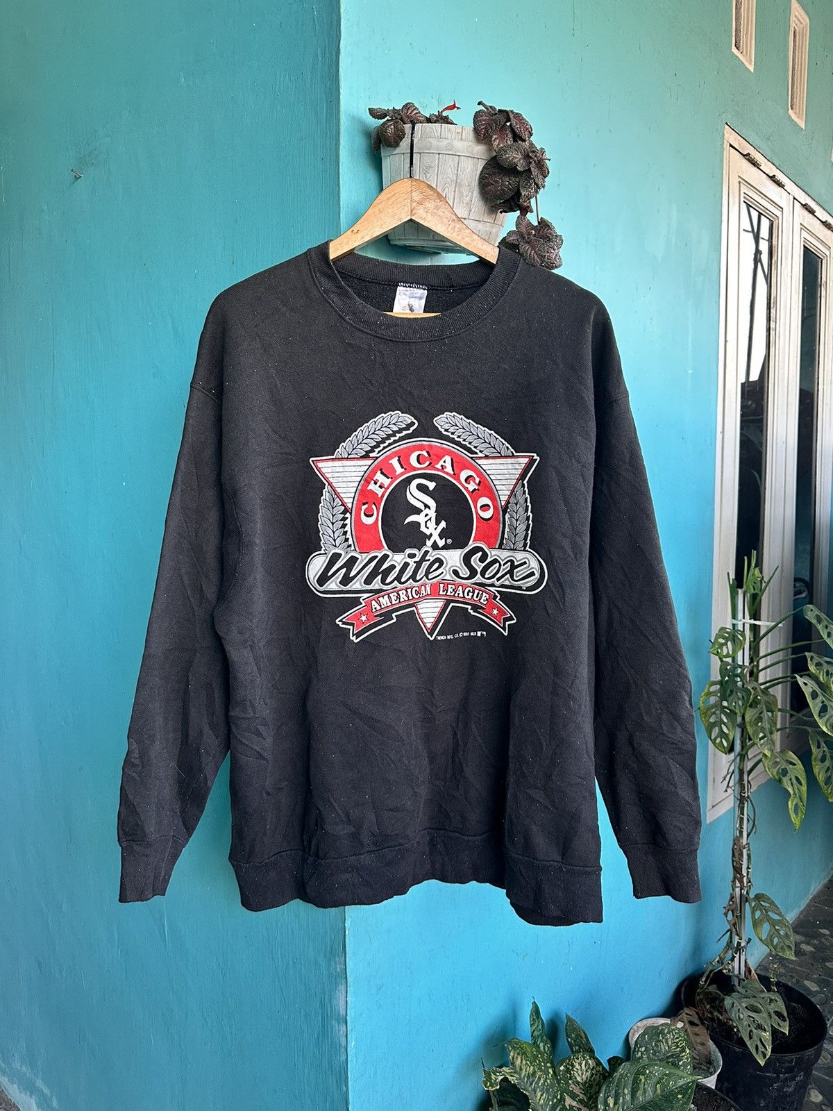 image of Chicago Bulls x Vintage 90's Chicago White Sox Sweatshirt in Black, Men's (Size XL)