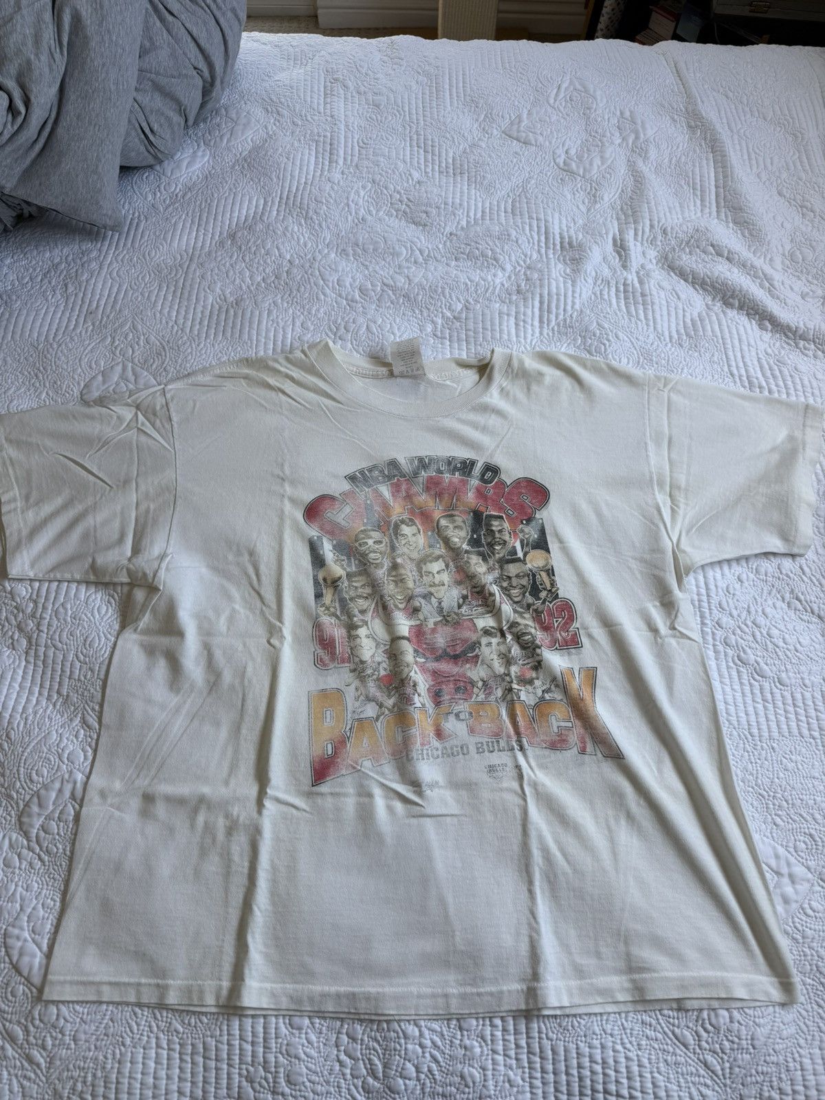 Vintage Vintage ‘92 Chicago Bulls Championship Tee Size US XL / EU 56 / 4 - 1 Thumbnail