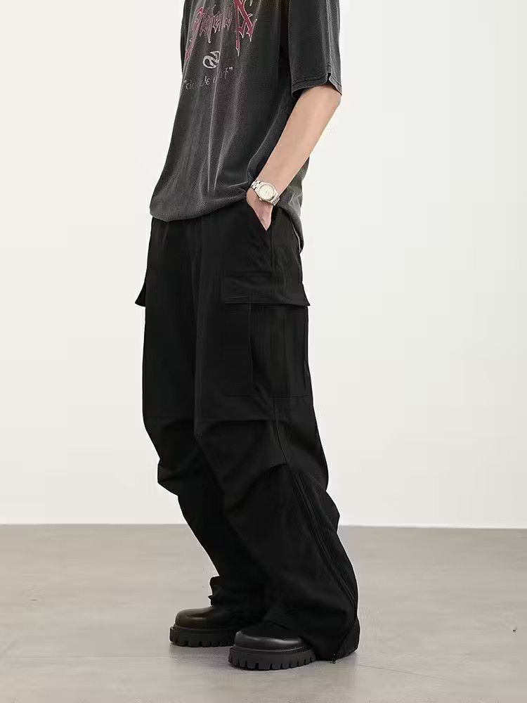 image of Vintage Pleated Flared Baggy Cargo Pants in Black, Men's (Size 32)