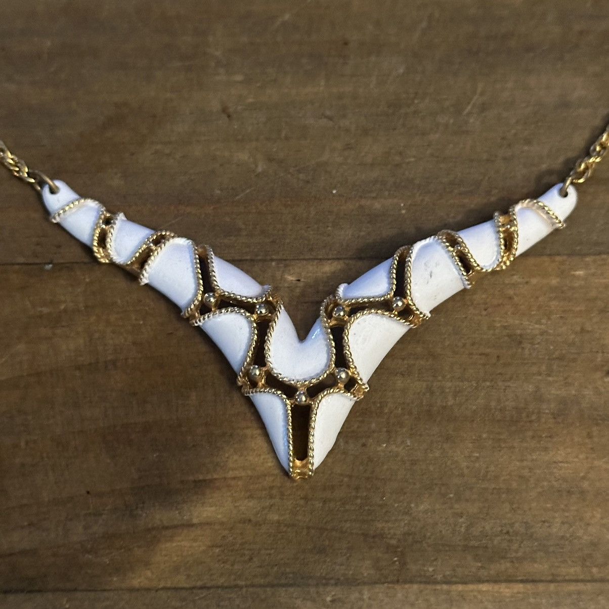 Vintage Vintage art deco white chevron necklace Size ONE SIZE - 3 Thumbnail