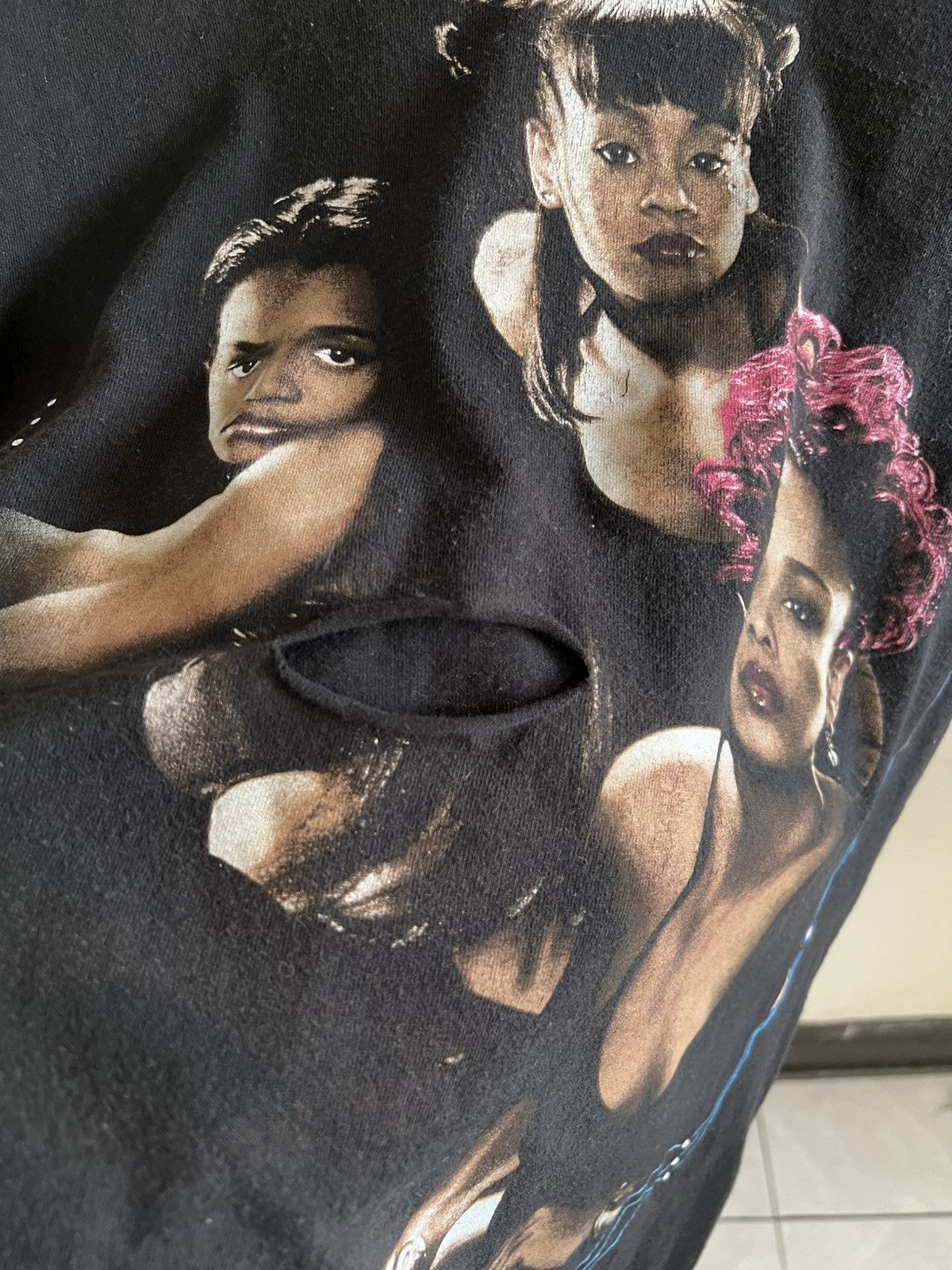 Rap Tees Vintage TLC 1999 rap tee Size US M / EU 48-50 / 2 - 4 Thumbnail