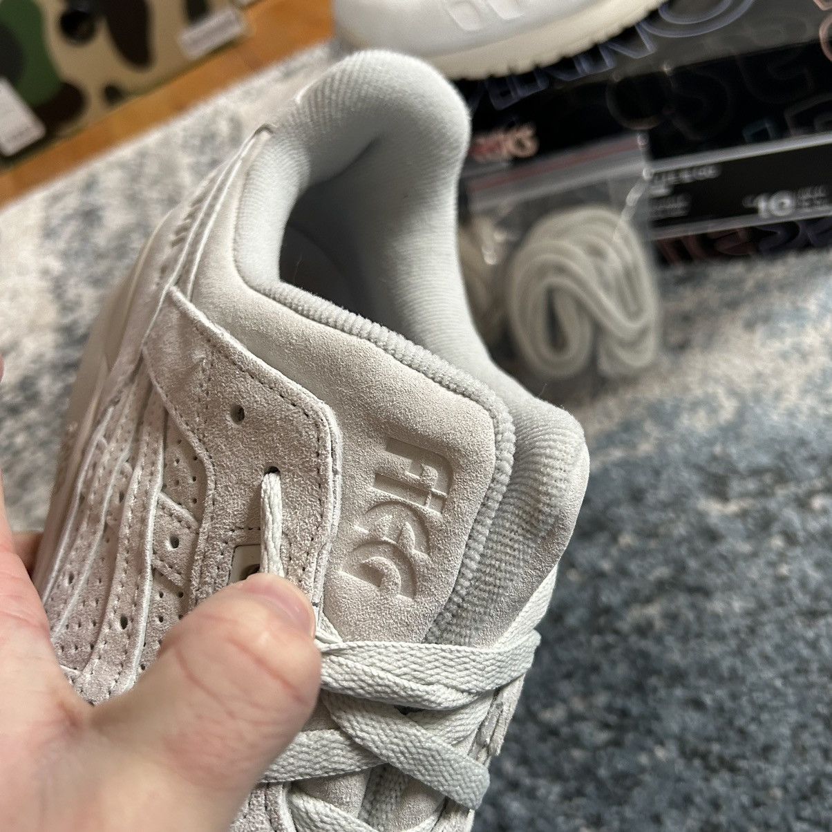 Asics × Kith × Ronnie Fieg 1201A224-402 FW20 KXTH GEL LYTE iii “THE PALETTE” CHALK Size US 10 / EU 43 - 3 Thumbnail