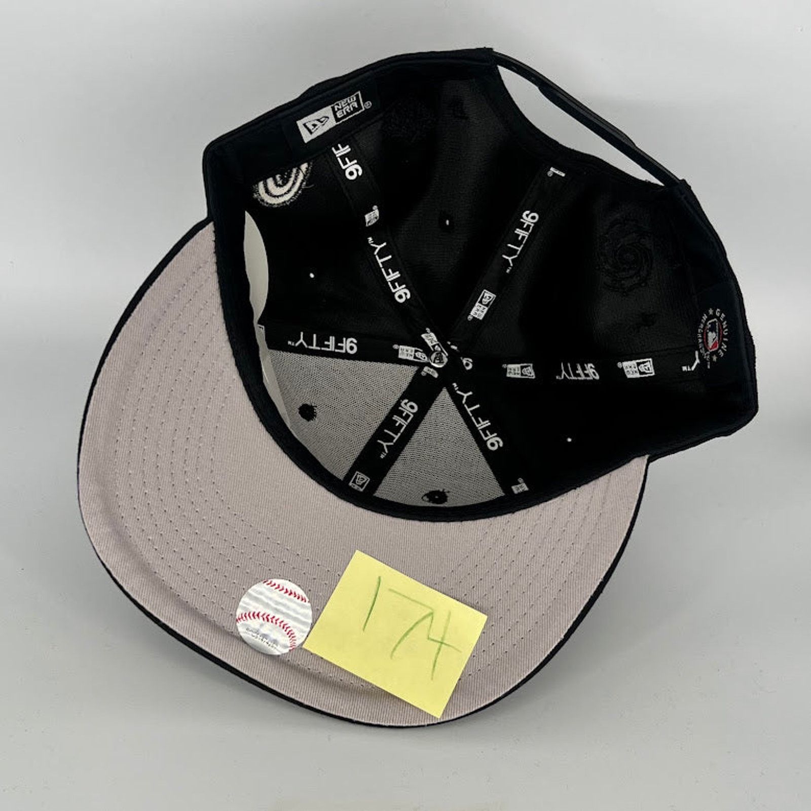 New Era Black New York Yankees Globe Patch New Era MLB 9Fifty Hat Size ONE SIZE - 4 Thumbnail