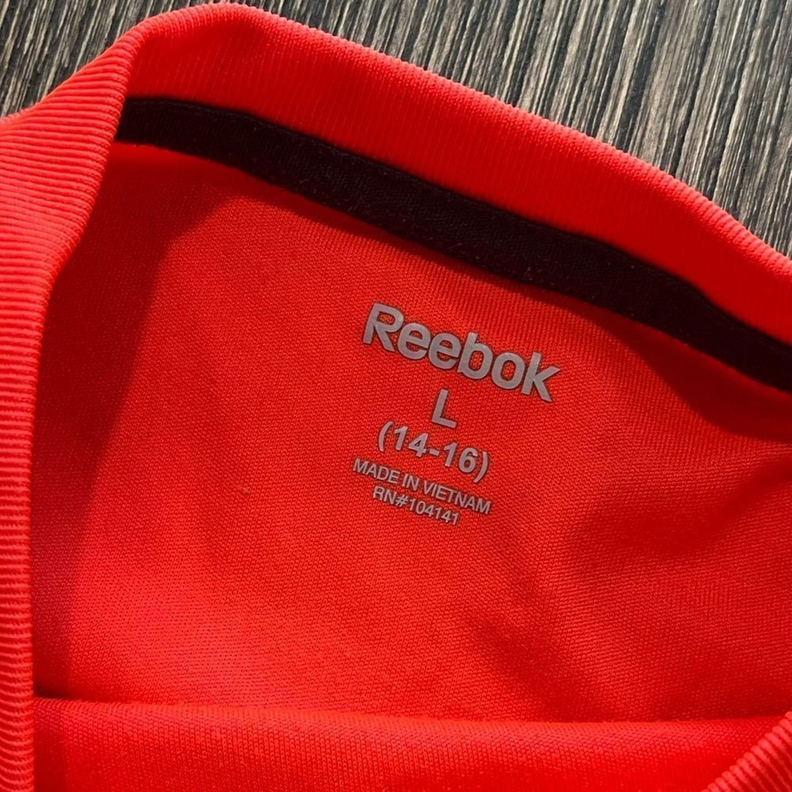 Reebok Reebok Red Short Sleeve Athletic Graphic T-Shirt Sz L 14/16 Size L / US 10 / IT 46 - 2 Thumbnail