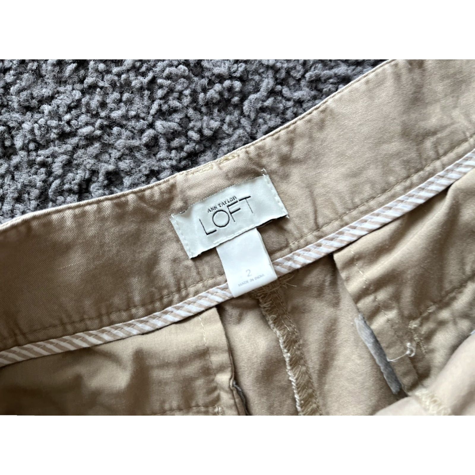 Loft VINTAGE Loft Outlet Shorts Womens 2 Beige Flat Front Low Rise Light Wash 4" Casual Womens Size 26" / US 2 / IT 38 - 3 Thumbnail