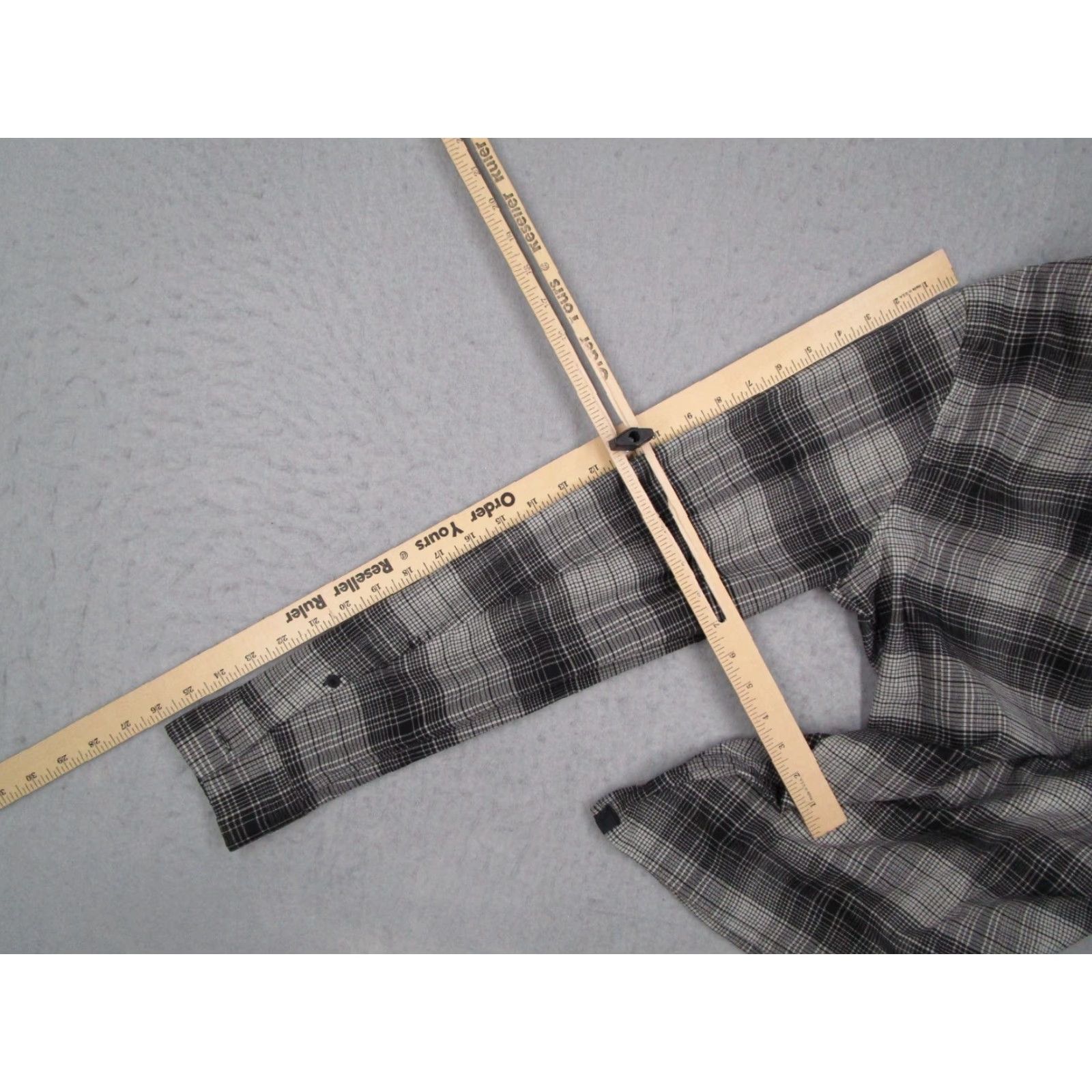 Lululemon Lululemon Shirt Mens Medium Gray Plaid Peak Flannel Button Up Long Sleeve Work Shirt Size US M / EU 48-50 / 2 - 7 Thumbnail