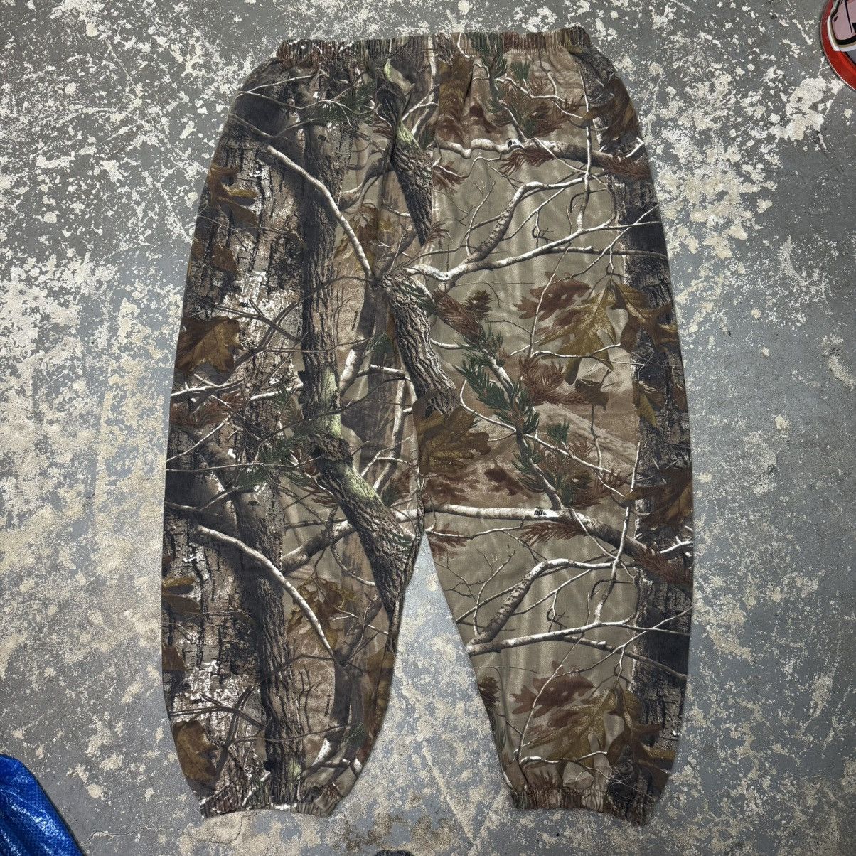 Vintage Vintage Liberty Camo Realtree Essential Baggy SweatPants USA Size US 36 / EU 52 - 8 Thumbnail