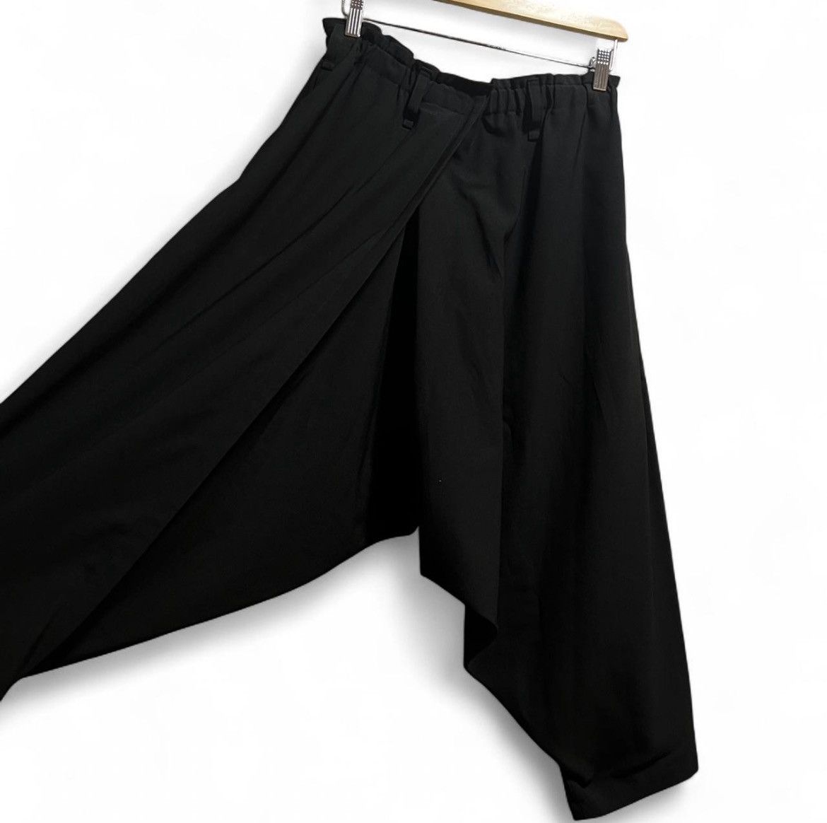 Issey Miyake Issey Miyake black asymmetrical drop crotch pants Size 29" - 4 Thumbnail