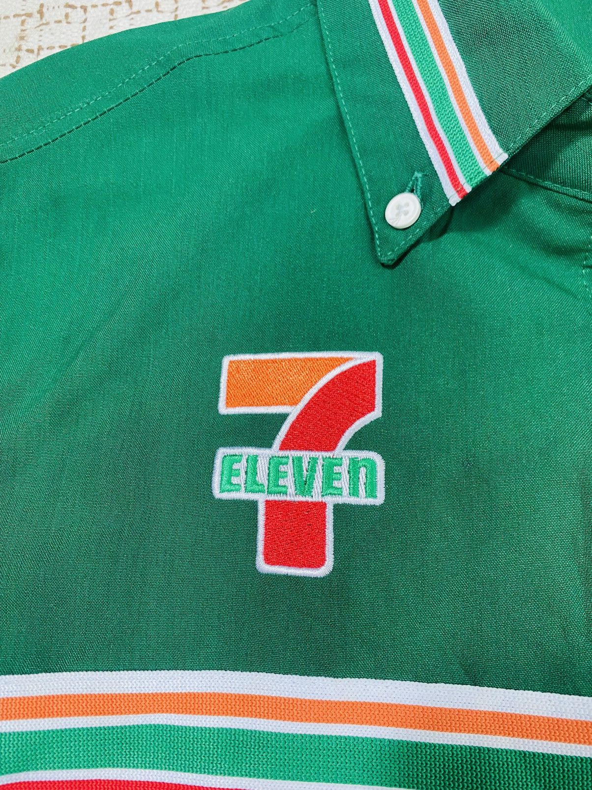 Japanese Brand Vintage 7 Eleven Uniform Staff Short Sleeve Size US M / EU 48-50 / 2 - 4 Thumbnail