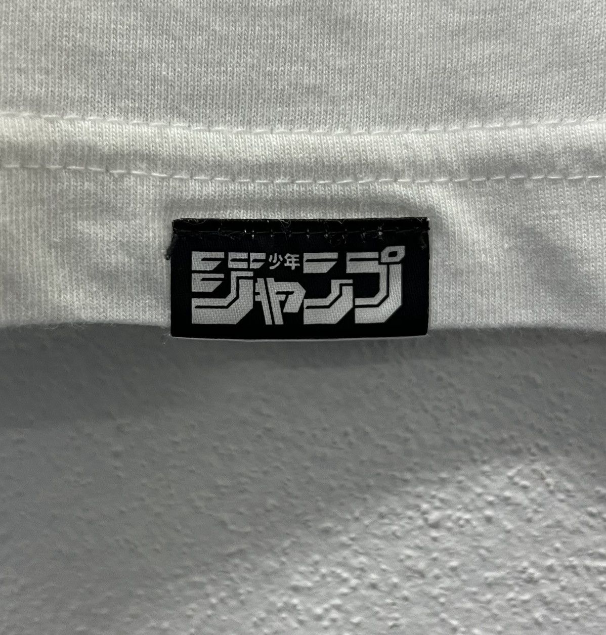 Bleach × Uniqlo × Vintage 🔥grailsale🔥 VINTAGE UNIQLO BLEACH INCHIGO KUROSAKI SHIRT Size US S / EU 44-46 / 1 - 6 Thumbnail