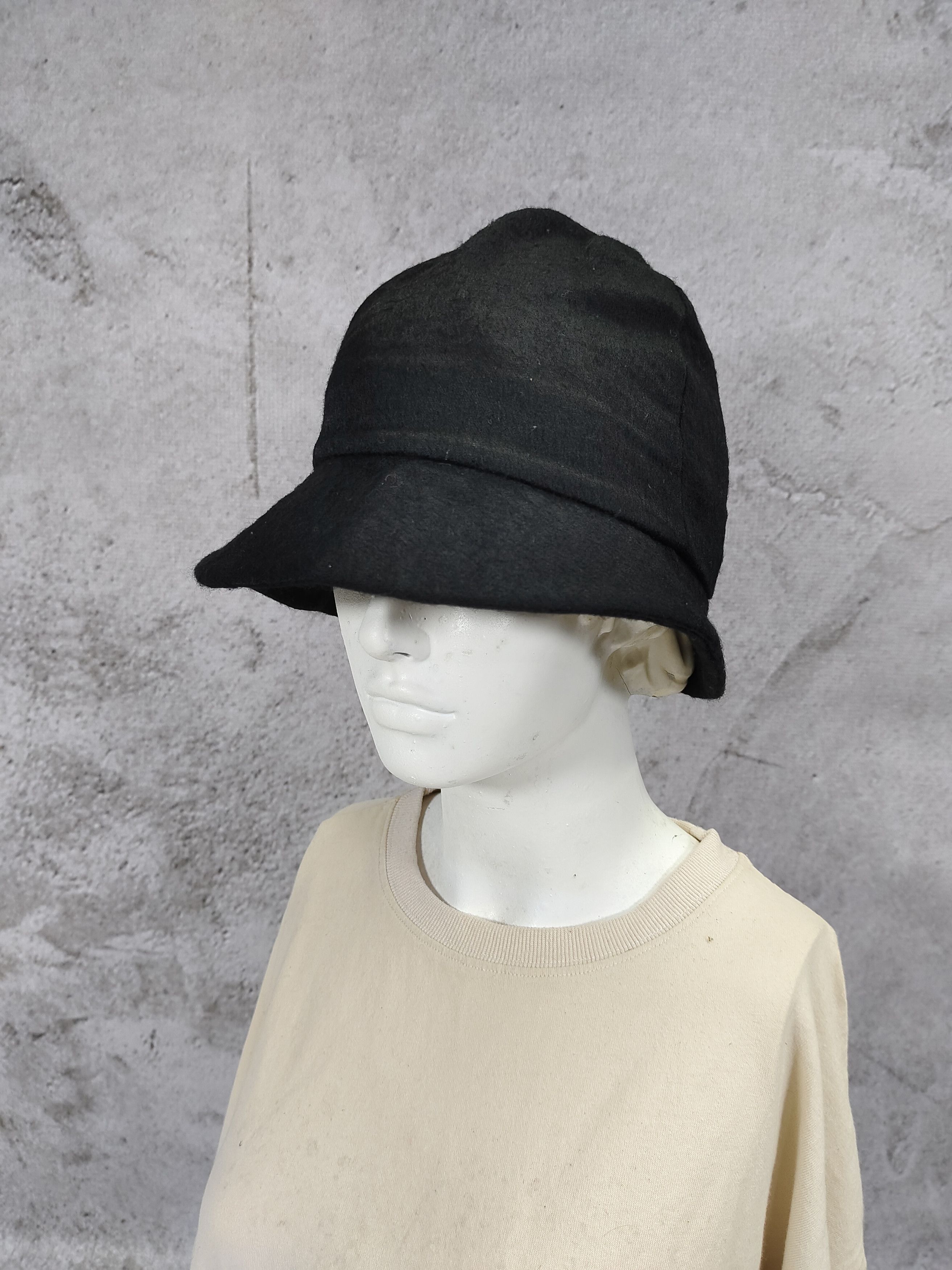 CA4LA 2000s CA4LA🇯🇵 Minimalist Wool Nylon Cloche Bucket Hat Size ONE SIZE - 1 Thumbnail