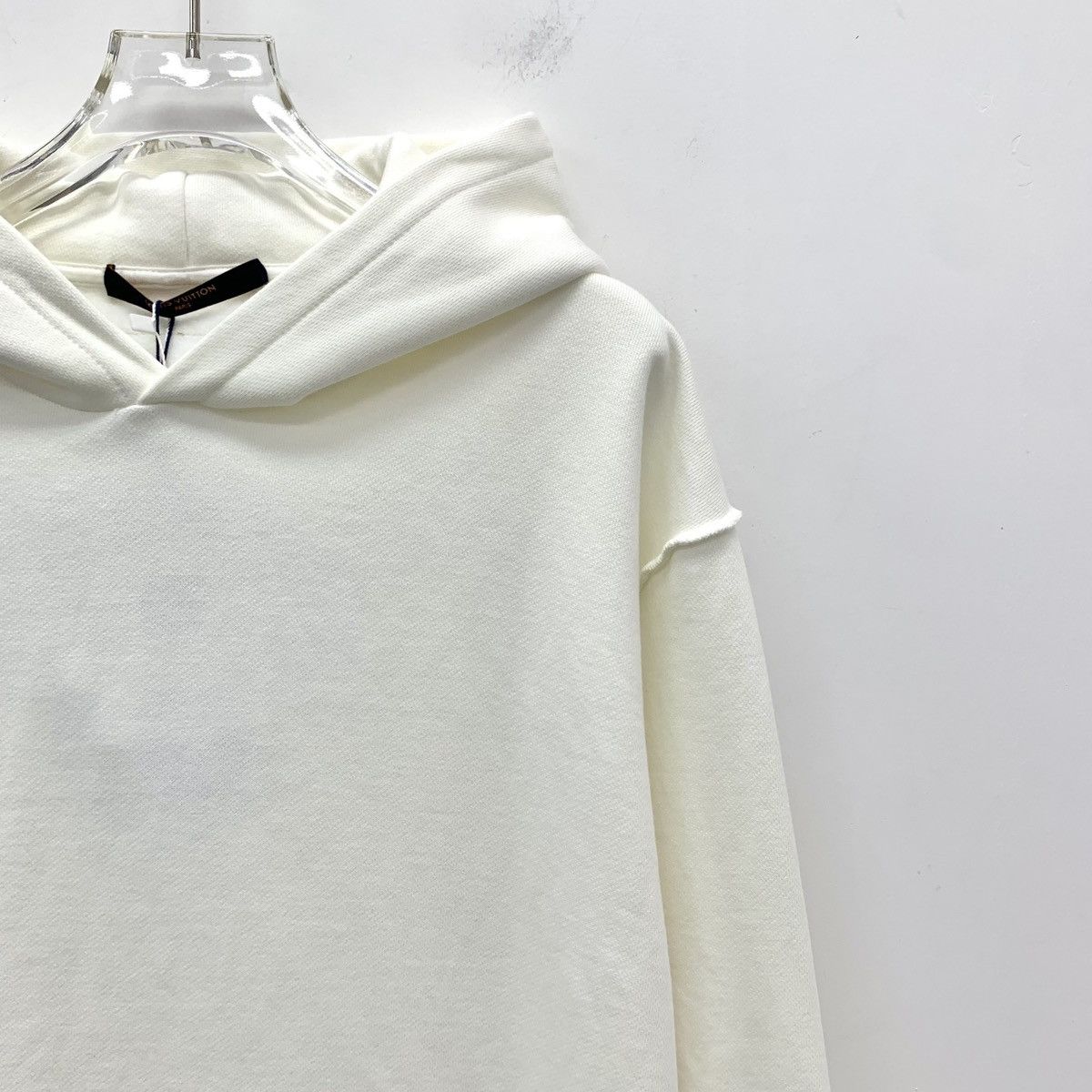 Louis Vuitton Louis Vuitton White Text Printed Hooded Sweatshirt K26WX Size US M / EU 48-50 / 2 - 3 Thumbnail