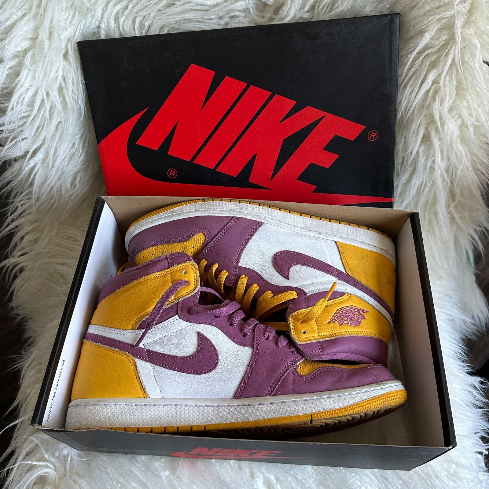 Nike Men's Nike Air Jordan 1 Retro High OG Size 12 Brotherhood Size US 12 / EU 45 - 1 Thumbnail